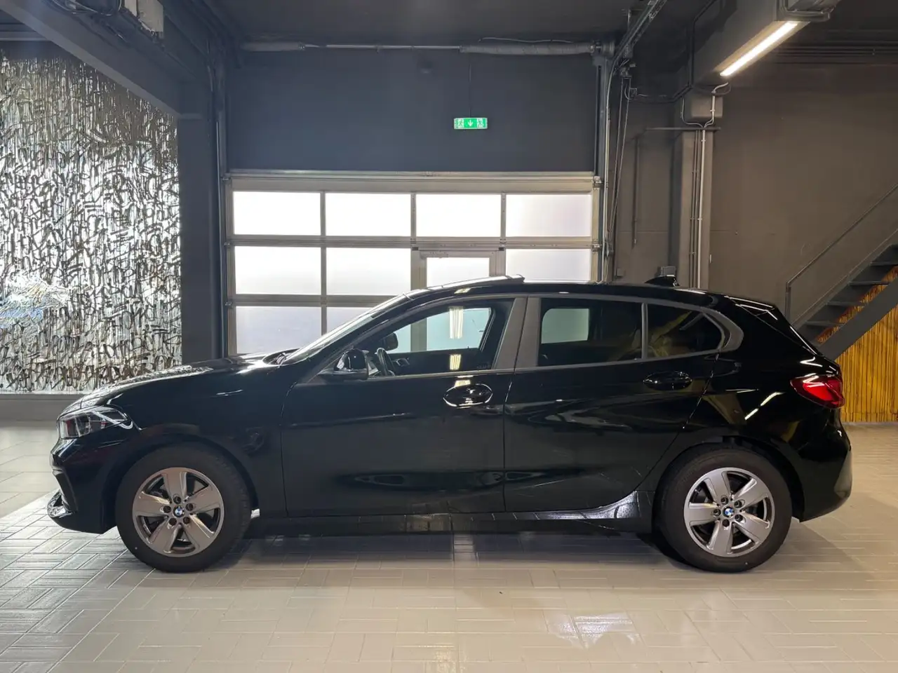 BMW 118 i Advantage Aut. LED~KAMERA~PANORAMA~NAVI~, миниатюра 4