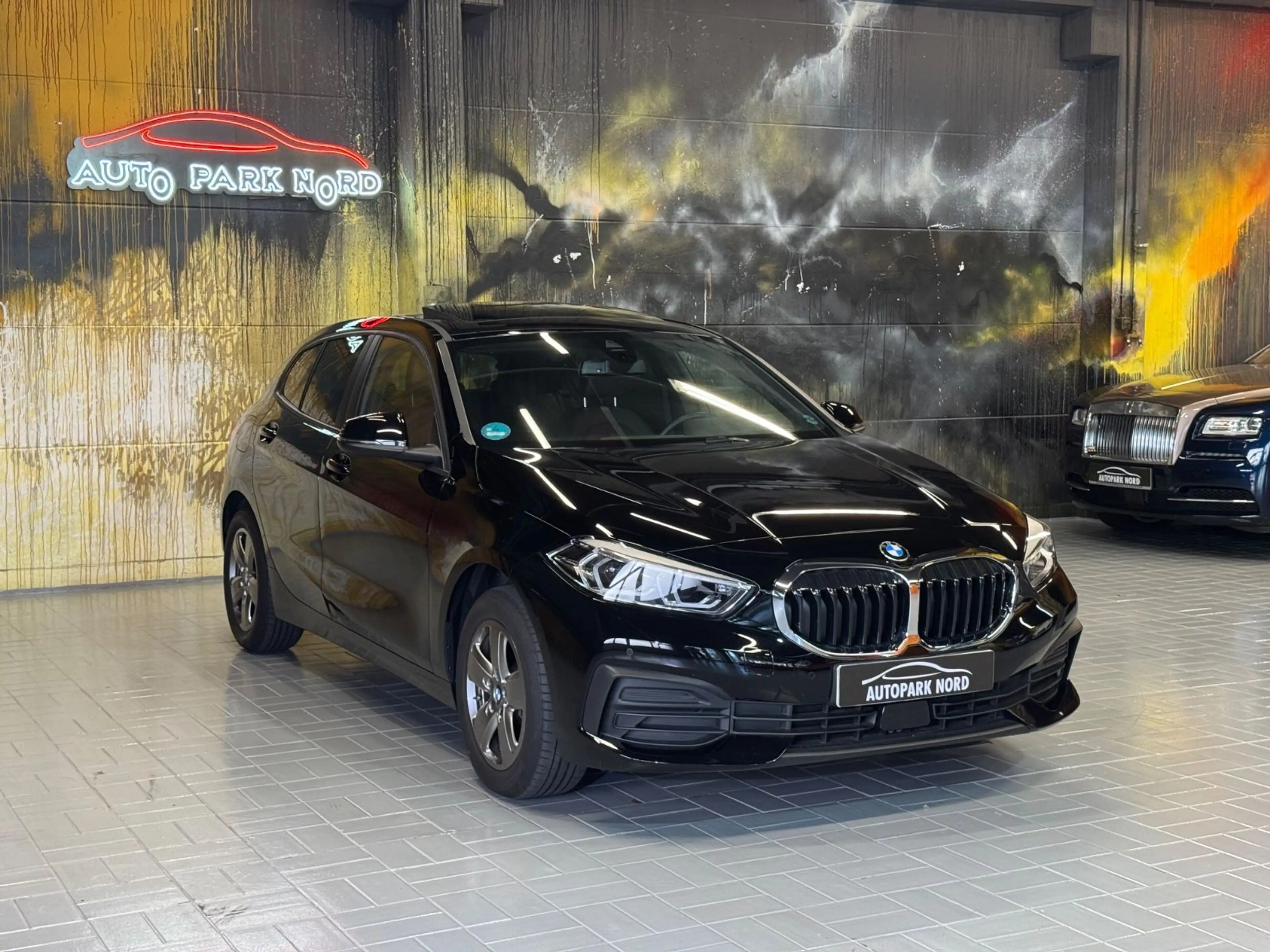 BMW 118 i Advantage Aut. LED~KAMERA~PANORAMA~NAVI~ — photo 9