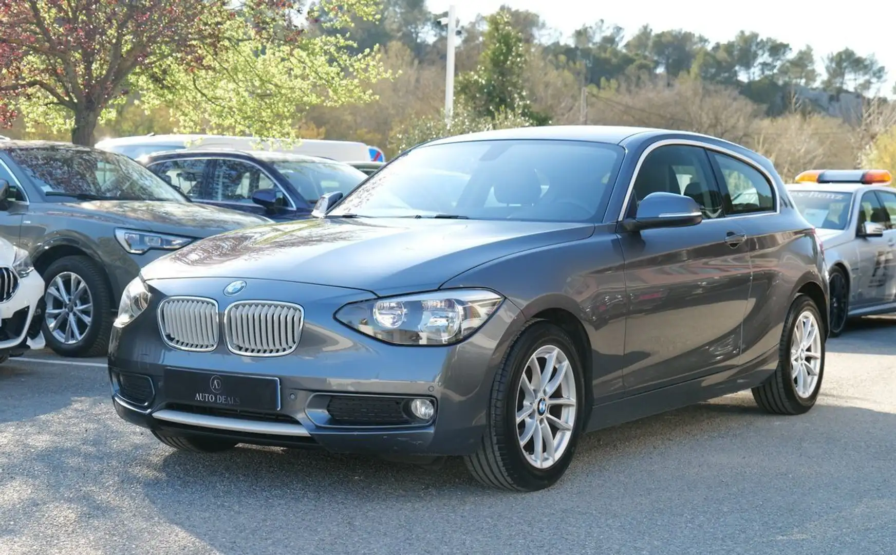 BMW 114 serie 114d lounge 3p Gris - 1