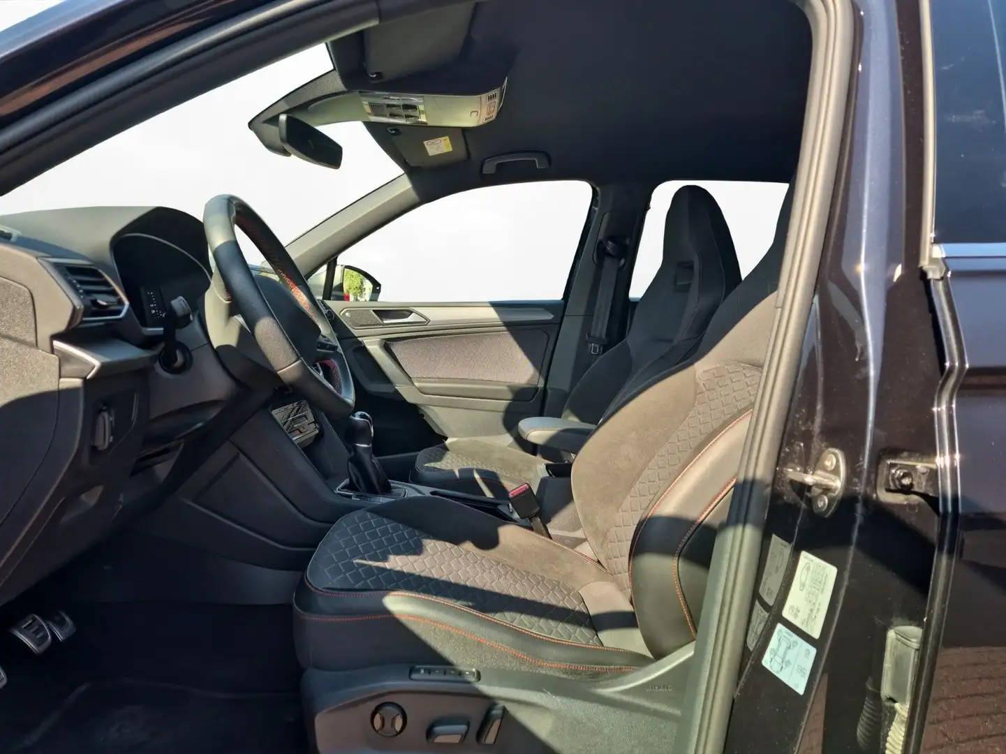 SEAT Tarraco 1.5 TSI FR-Line Navi AHK Kamera LED SiHz Zwart - 2
