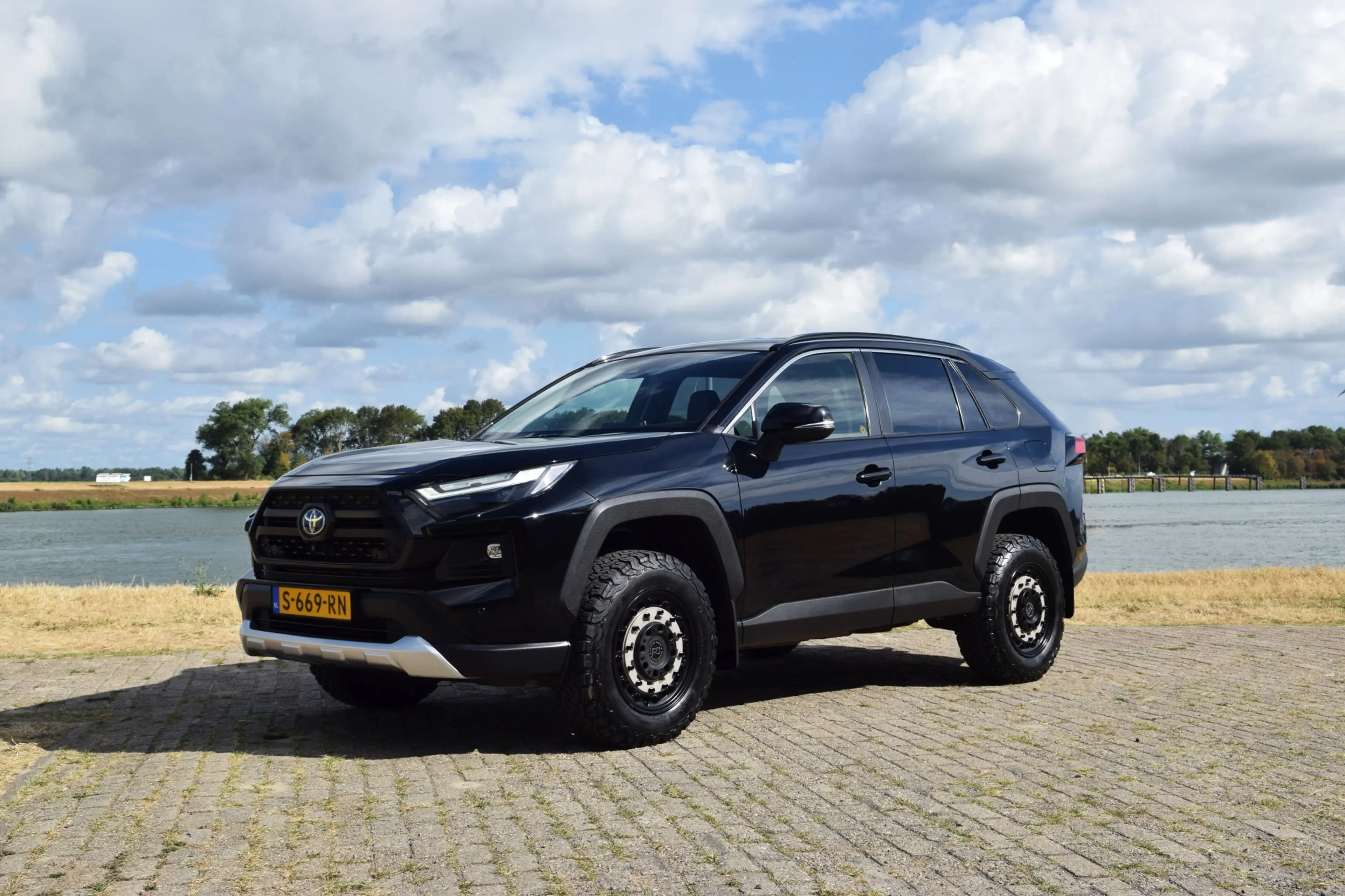 Toyota RAV 4 2.5 Hybrid AWD ADV.
