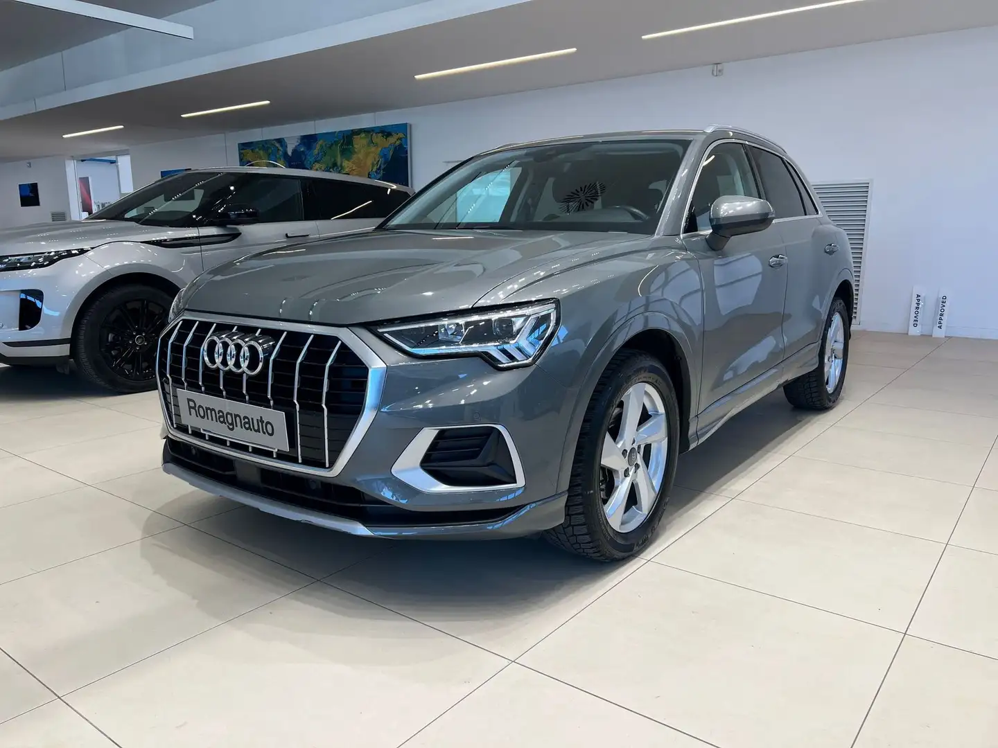 Audi Q3 35 TDI S tronic Business Grigio - 1