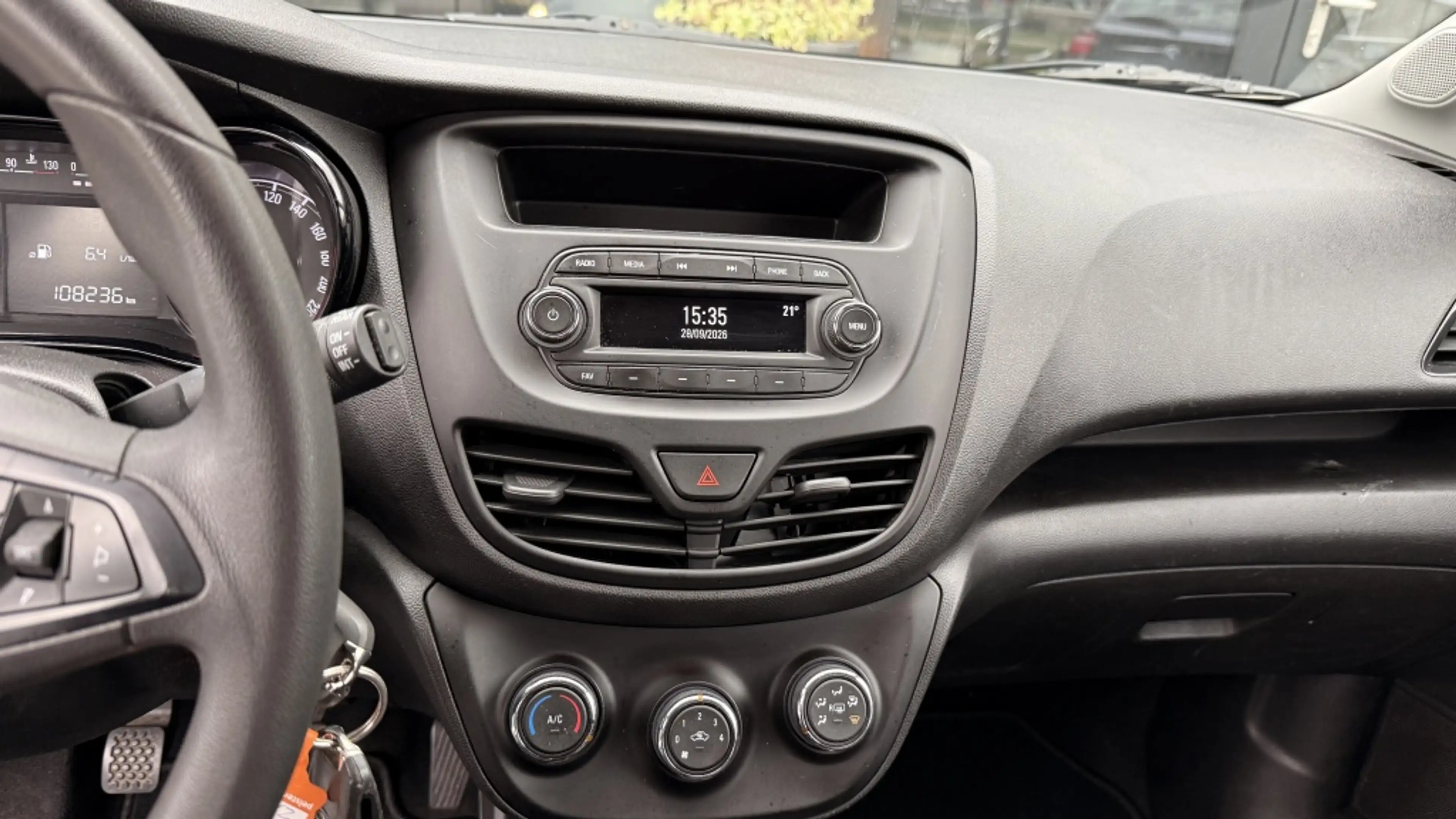 Opel Karl 1.0 120 Jaar Edition Airco NAP — photo 15