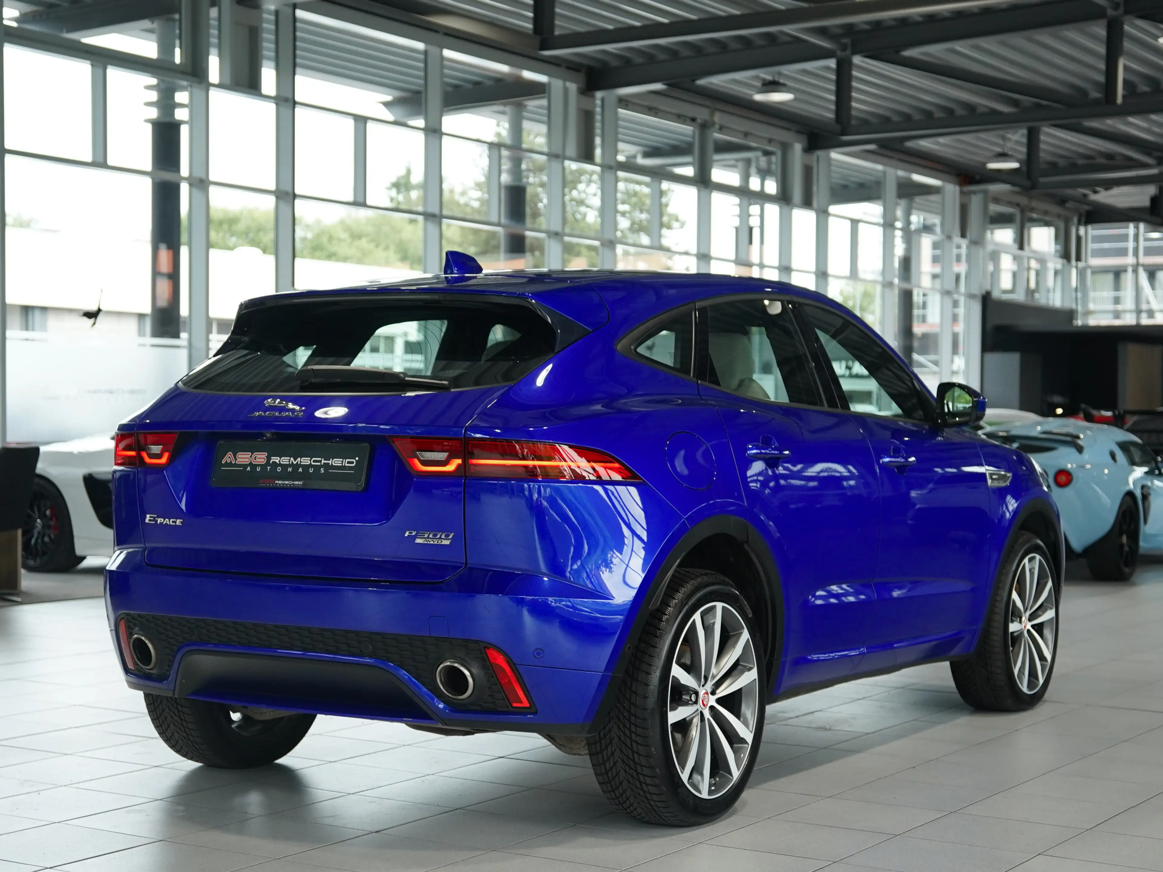 Jaguar E-Pace R-Dynamic HSE AWD *Pano *H-UP *Memory — photo 9