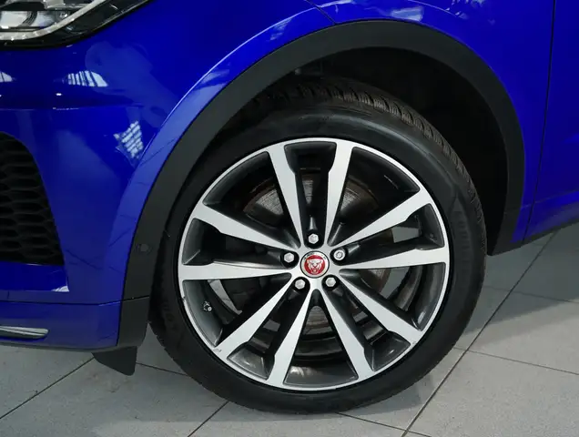Jaguar E-Pace view 3