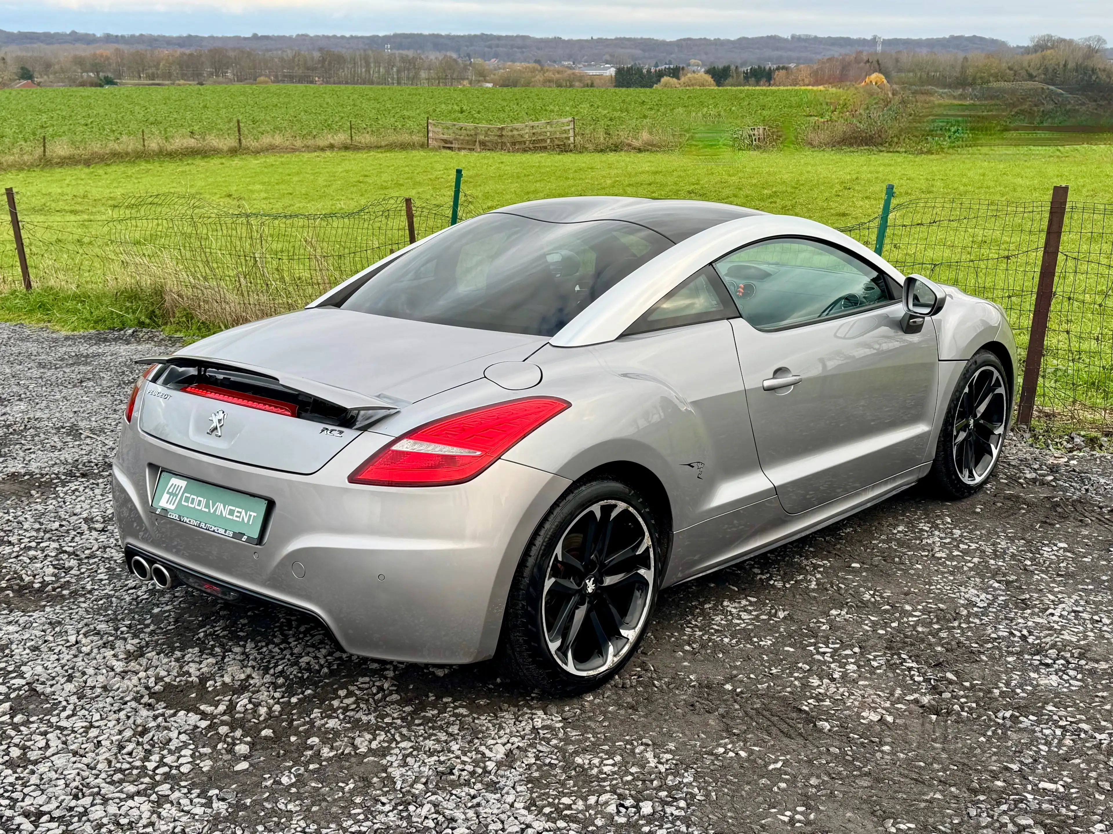 Peugeot RCZ 2.0 HDI - Sg chauffants - Bluetooth - Intr cuir — photo 4