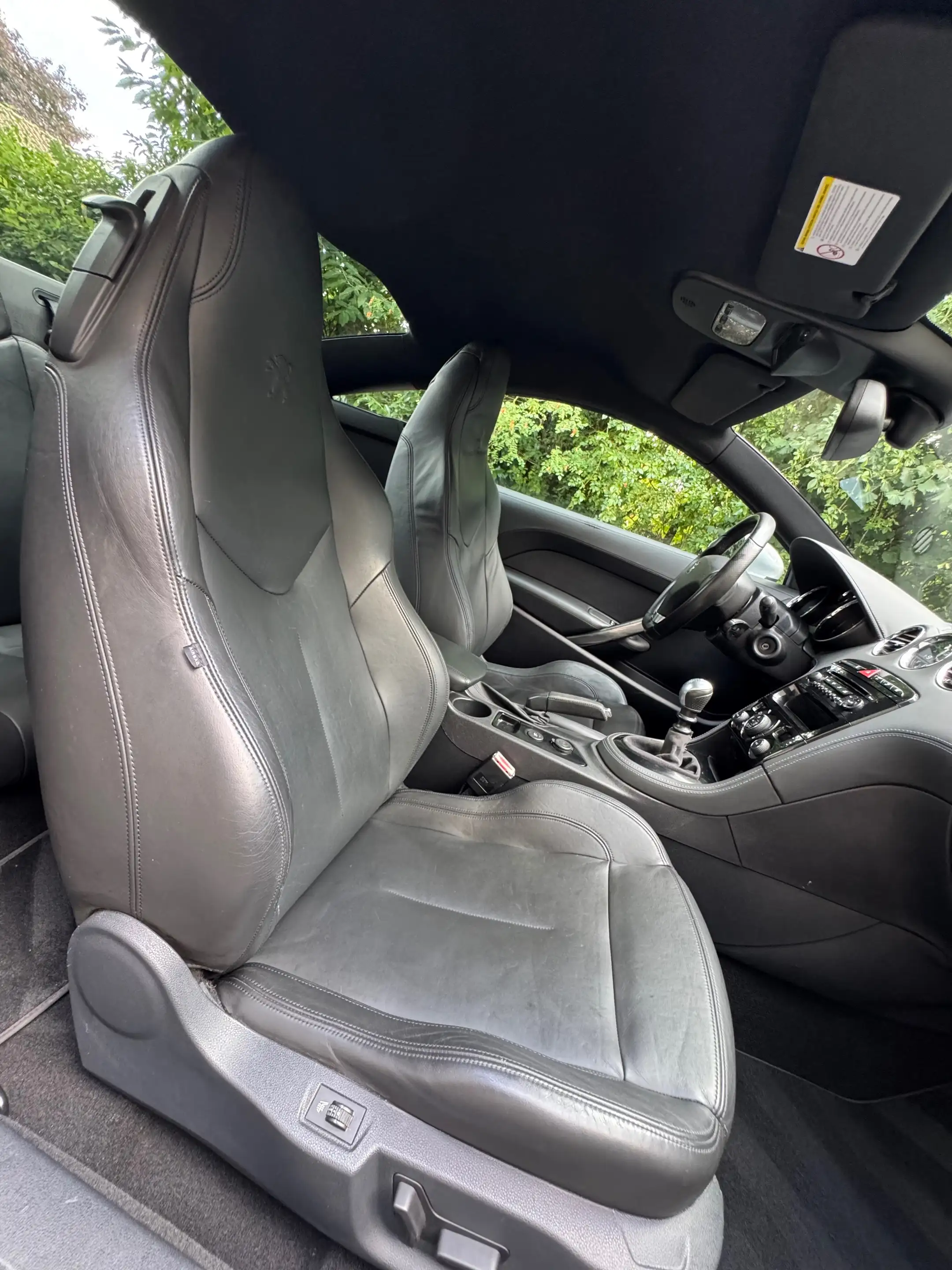 Peugeot RCZ 2.0 HDI - Sg chauffants - Bluetooth - Intr cuir — photo 12