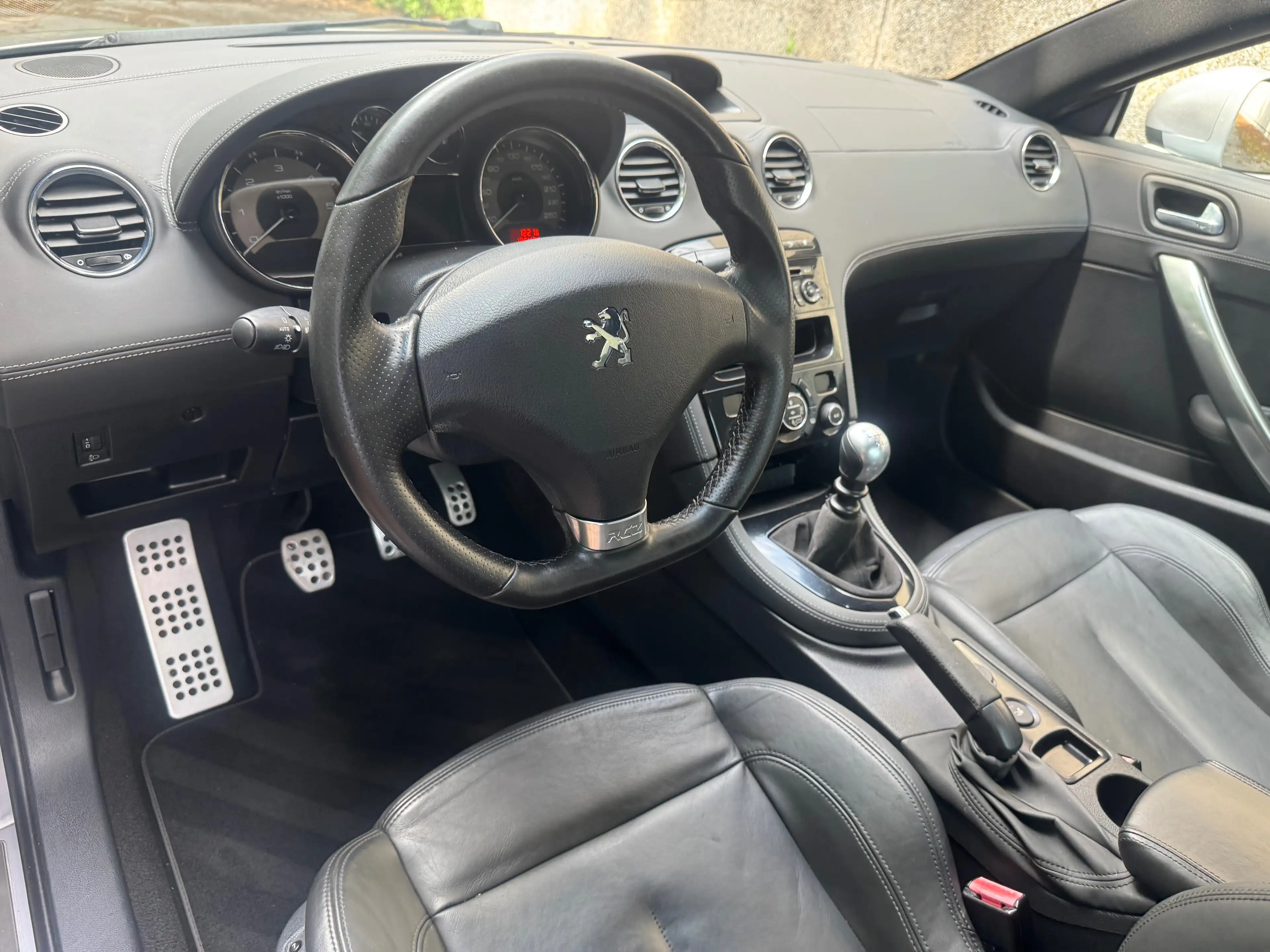 Peugeot RCZ 2.0 HDI - Sg chauffants - Bluetooth - Intr cuir — photo 8