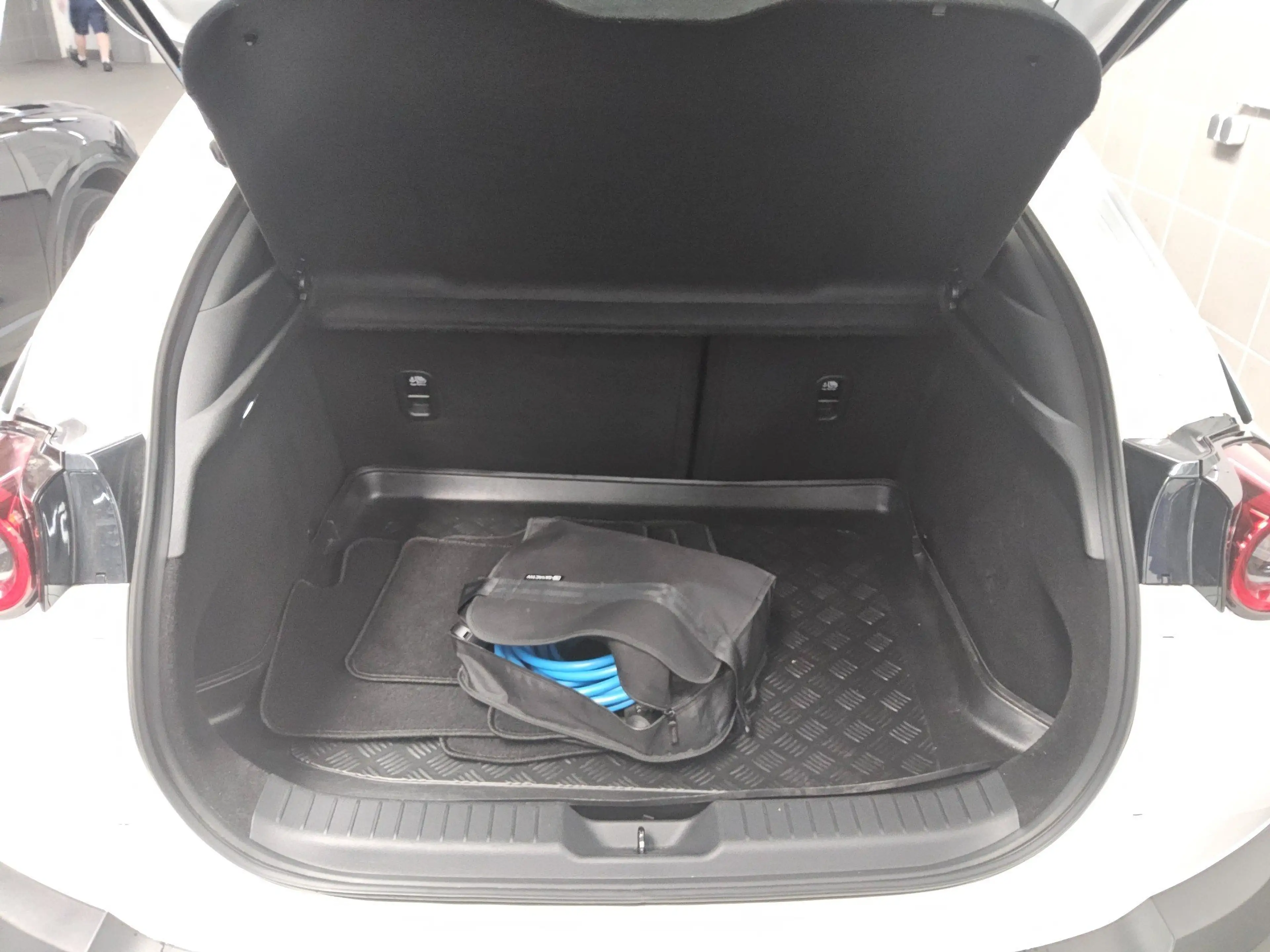 Mazda MX-30 e-Skyactiv T-Leder Navi LED HuD — photo 11