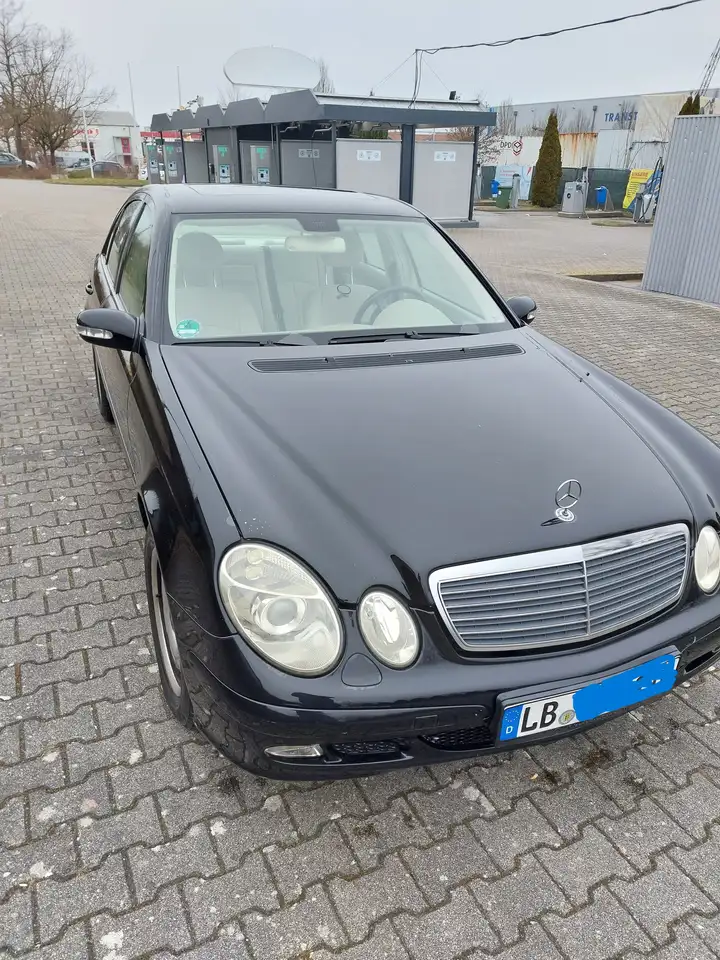 Mercedes-Benz E 200