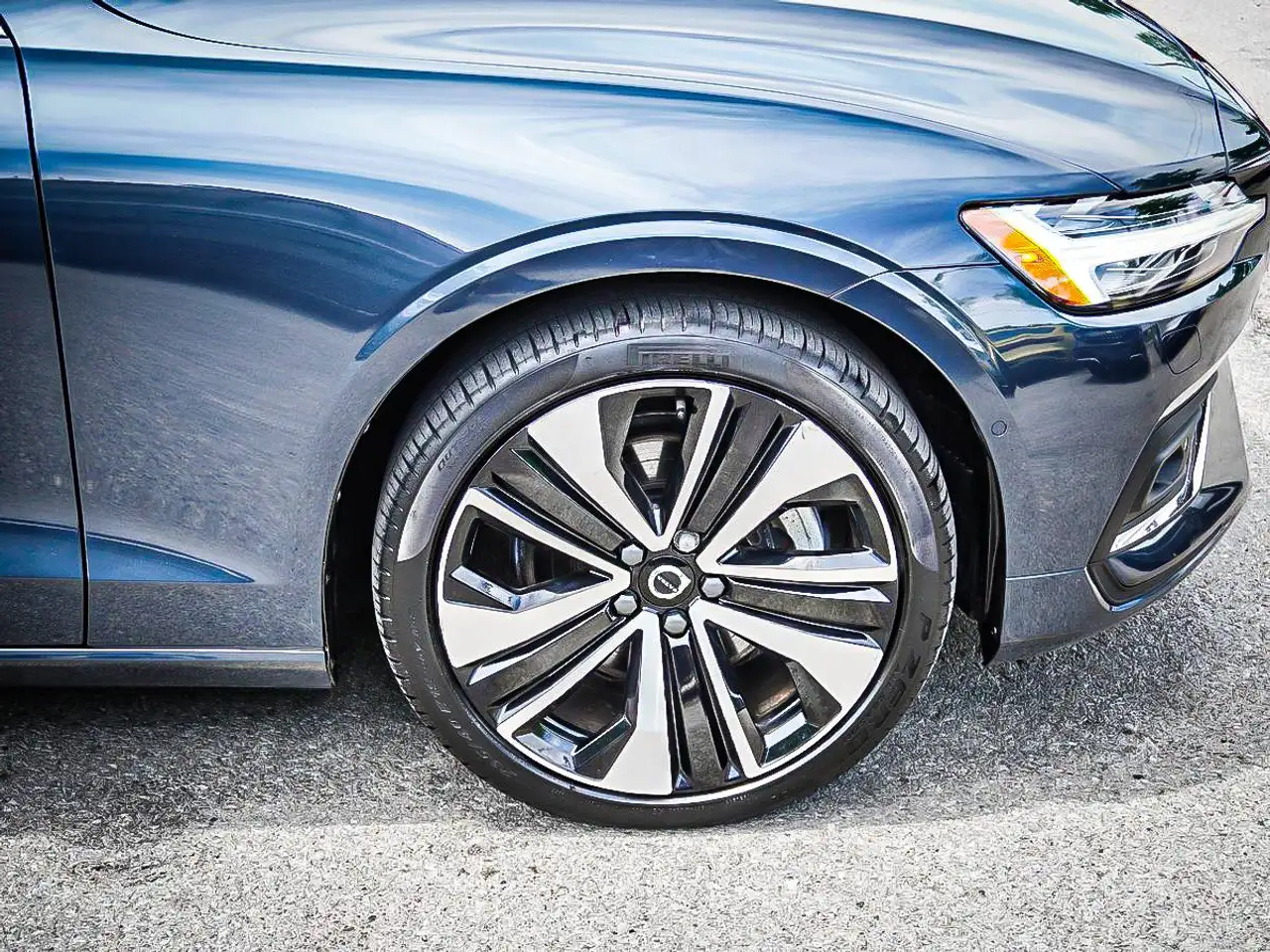 Volvo S60 снимка Volvo S60