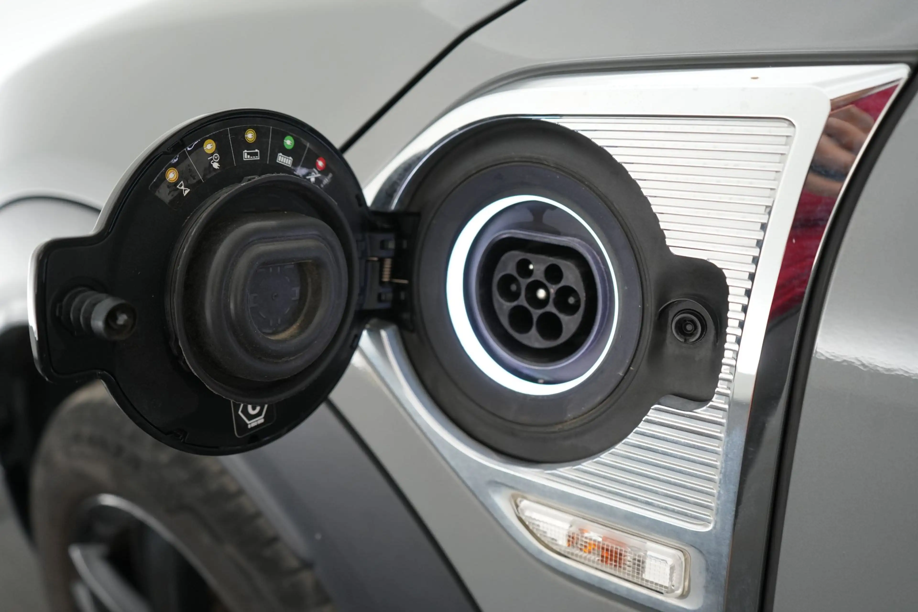 MINI Cooper S Countryman 1.5 PHEV ALL4 Classic LEDER/CUIR LED GPS PDC CAM V — photo 23