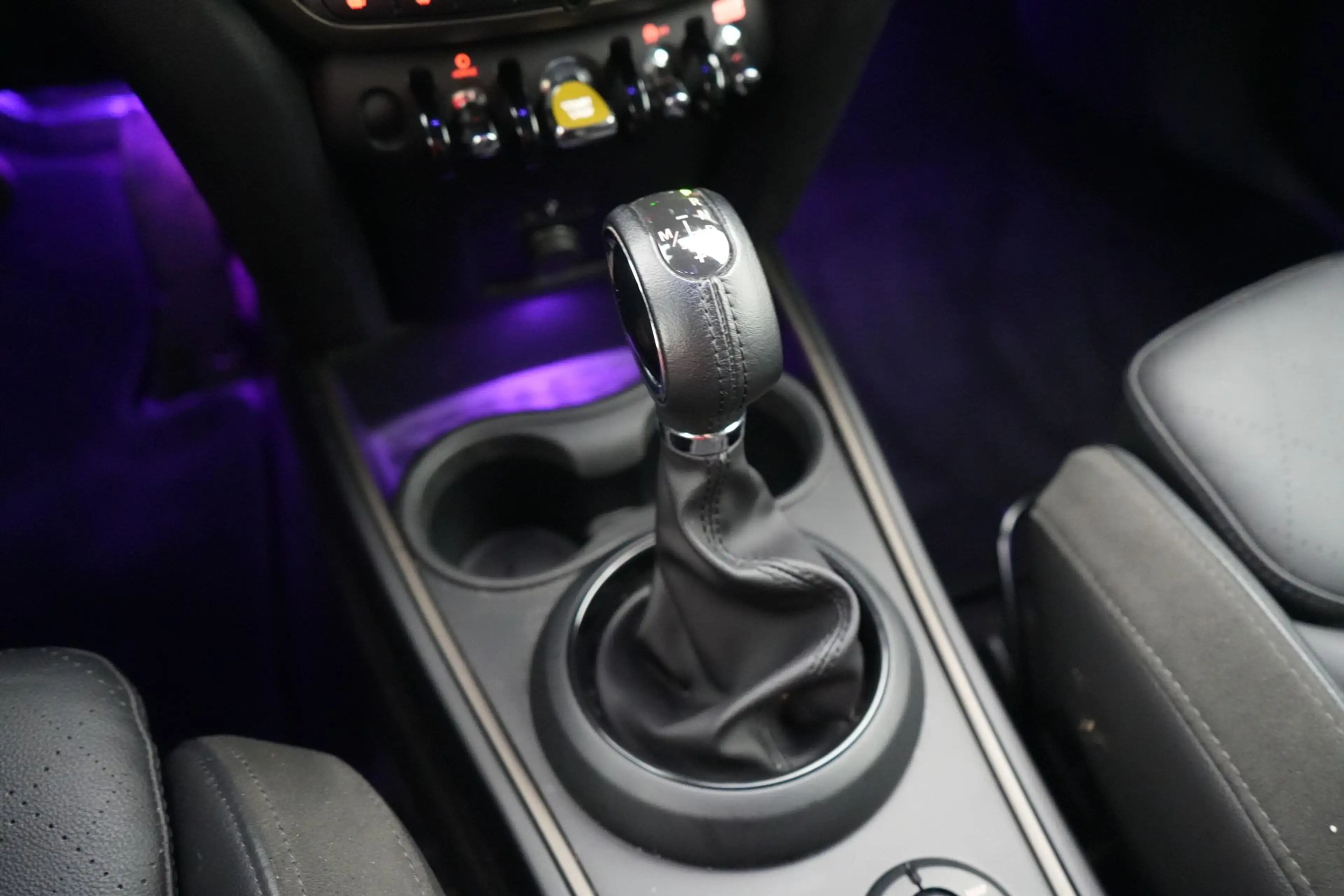MINI Cooper S Countryman 1.5 PHEV ALL4 Classic LEDER/CUIR LED GPS PDC CAM V — photo 16