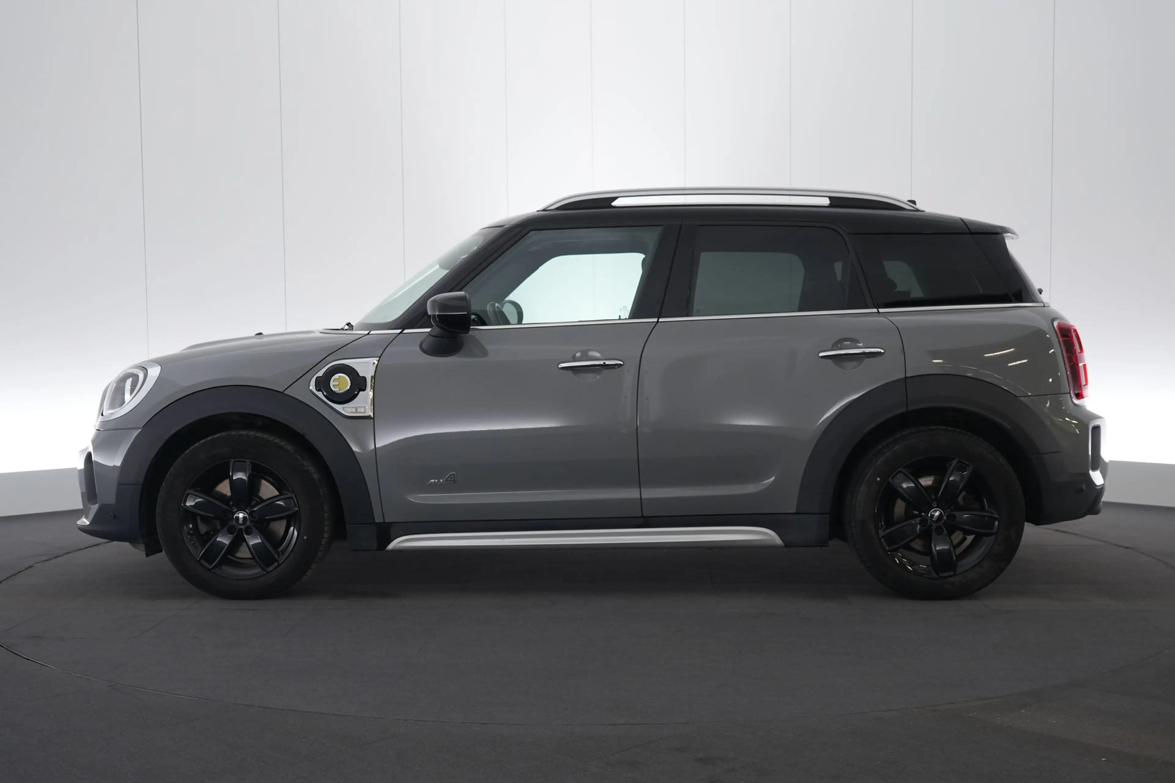 MINI Cooper S Countryman 1.5 PHEV ALL4 Classic LEDER/CUIR LED GPS PDC CAM V — photo 11
