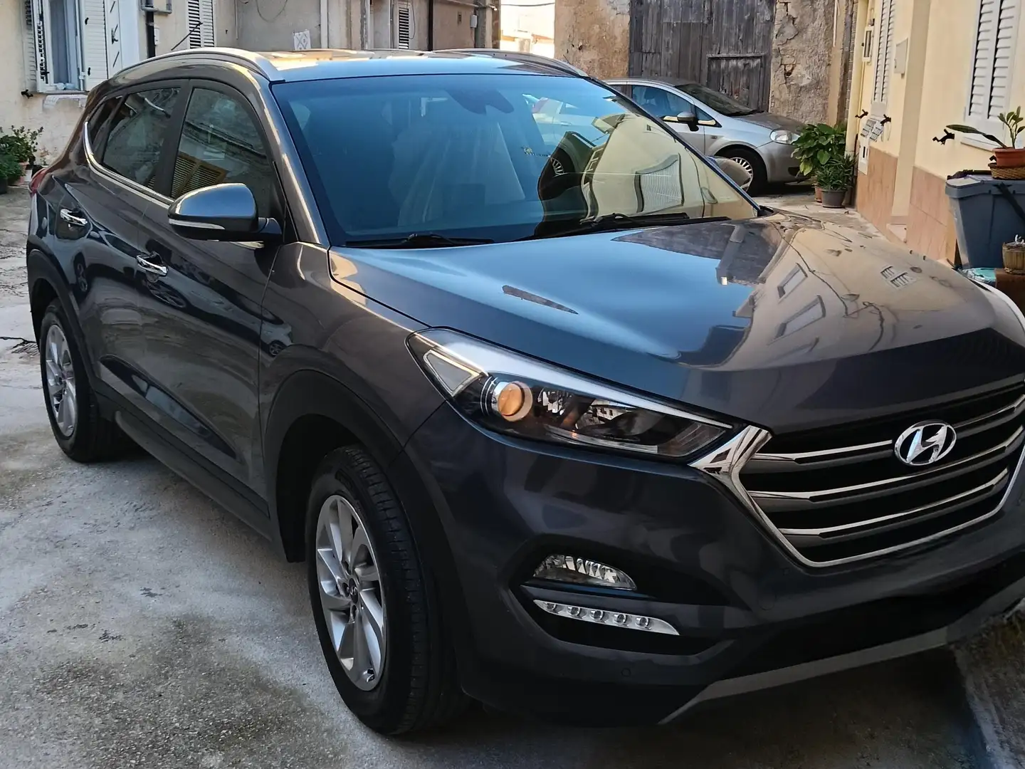 Hyundai TUCSON Tucson 1.7 crdi Comfort Plus Pack 2wd 115cv Grigio - 1