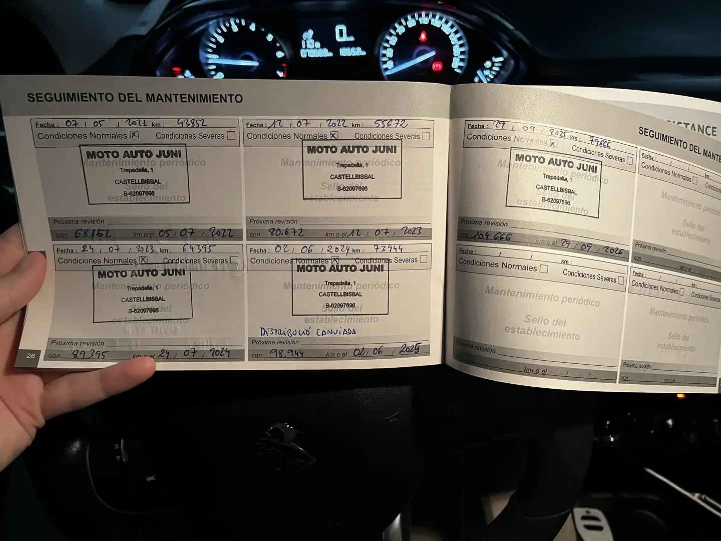 Peugeot 208 1.2 PureTech S&S Signature 82 - 2