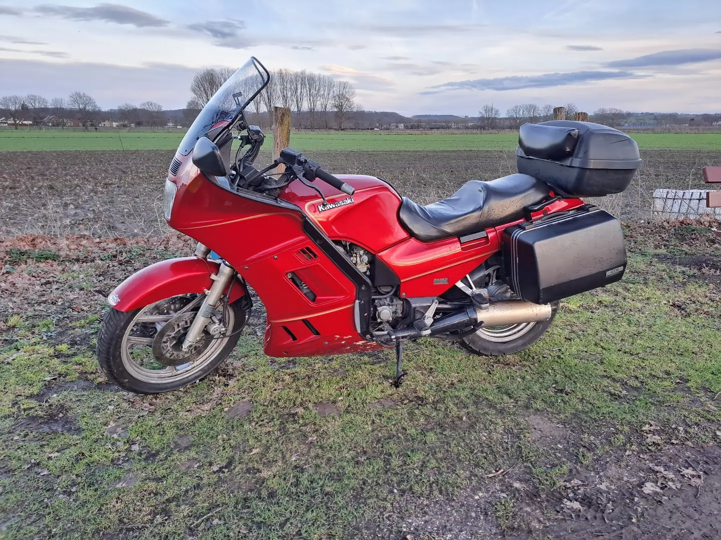 Kawasaki GTR 1000 Rosso - 1