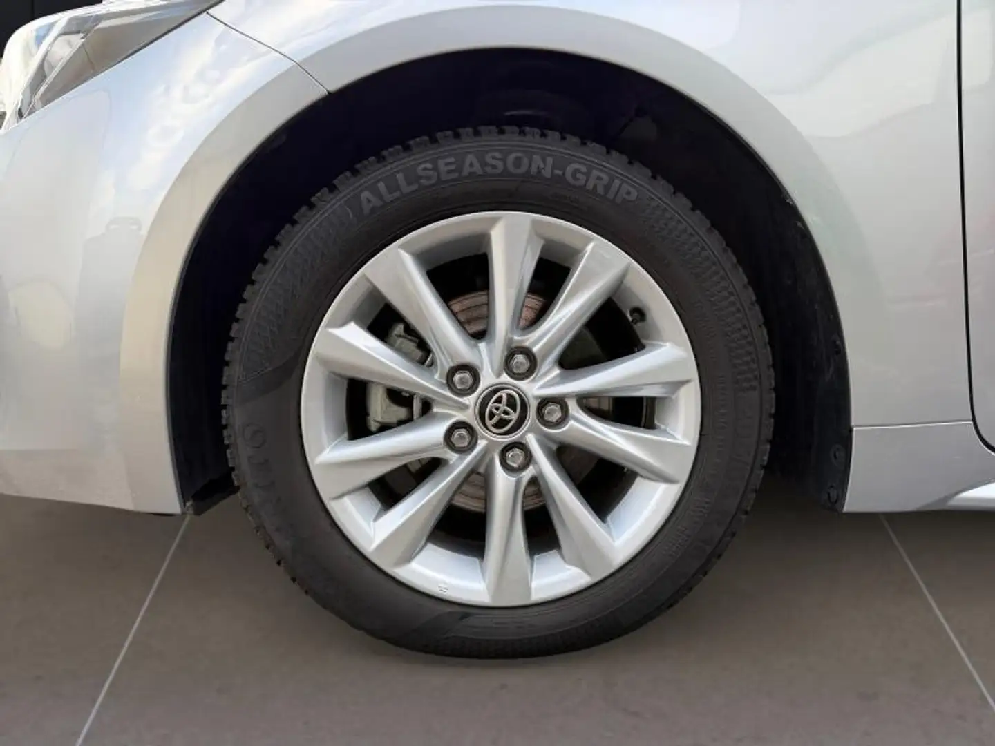 Toyota Corolla Dynamic Gris - 2