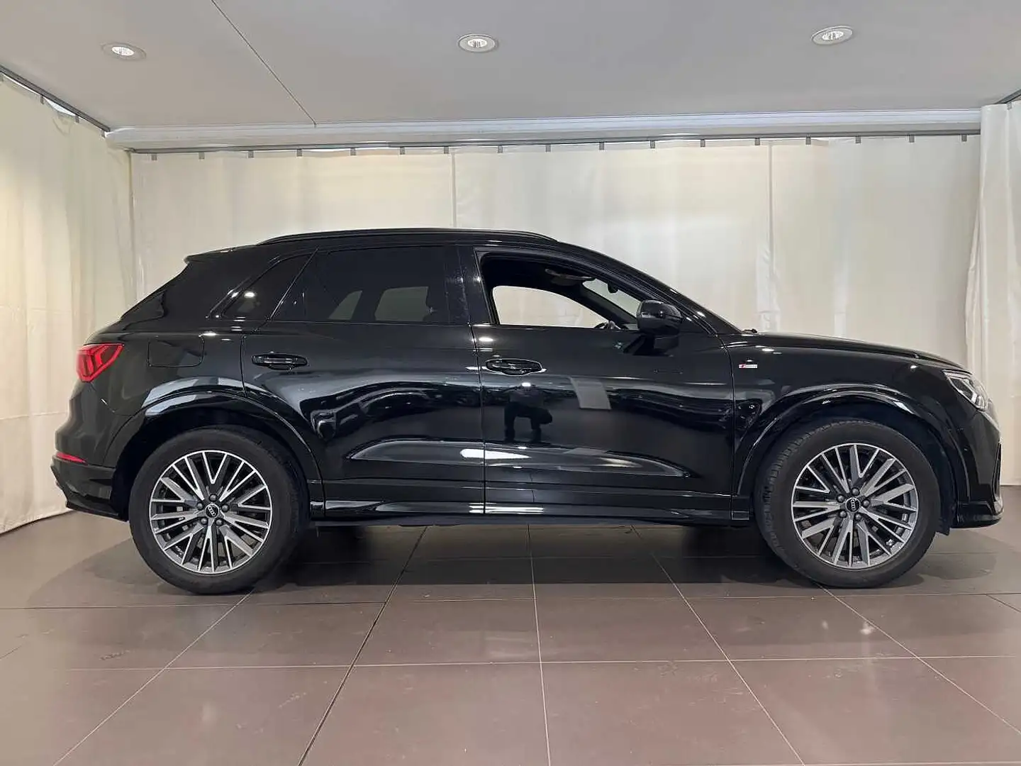 Audi Q3 2ª serie 35 TDI S tronic S line edition Nero - 2