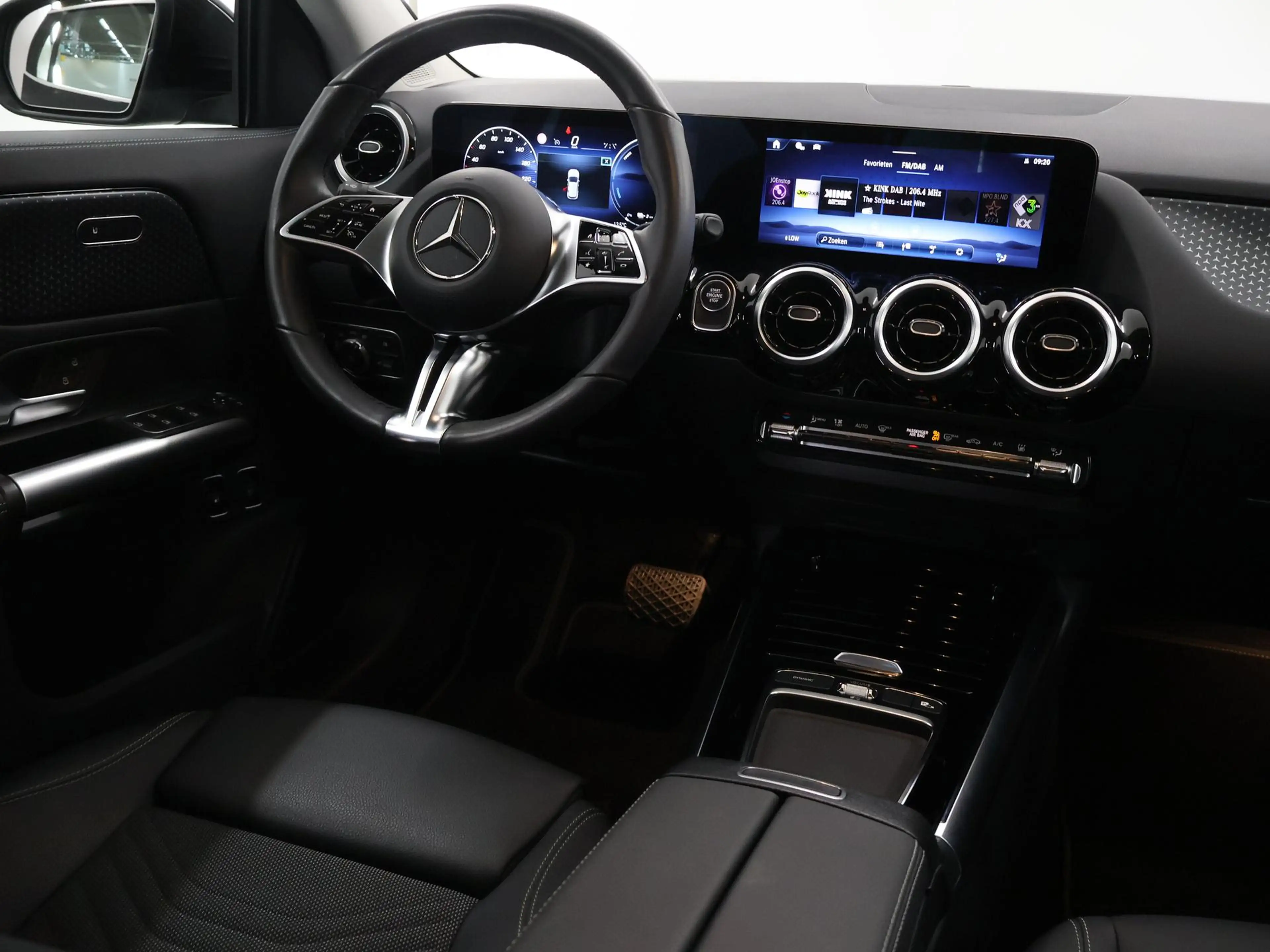 Mercedes-Benz GLA 250 e Luxury Line | Trekhaak | Verwarmd stuur | Winter — photo 9