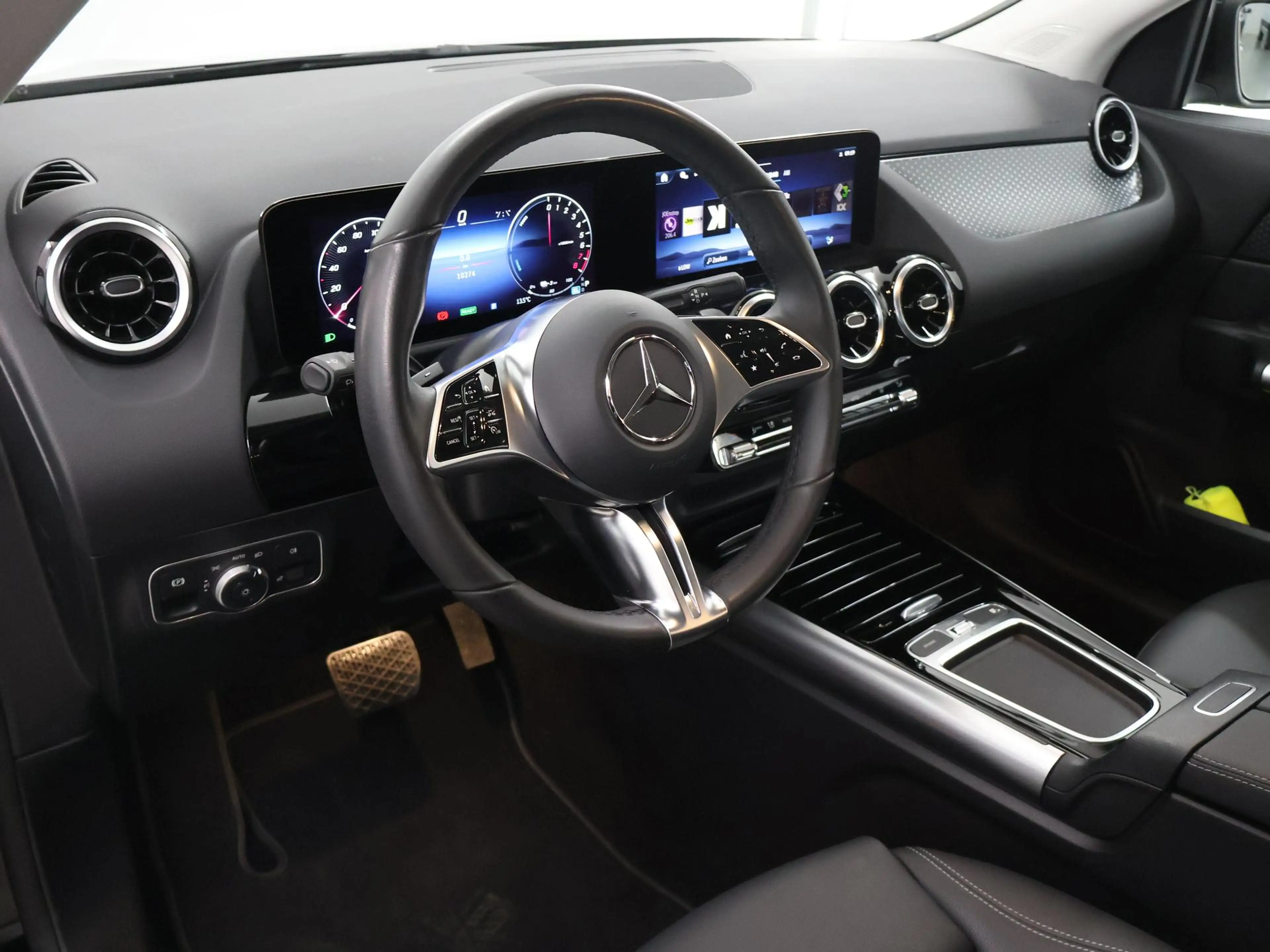 Mercedes-Benz GLA 250 e Luxury Line | Trekhaak | Verwarmd stuur | Winter — photo 7