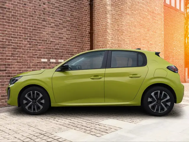 Peugeot 208 view 4