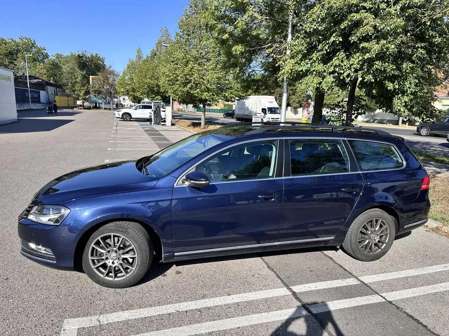 Volkswagen Passat 1.6 TDI BlueMotion Technology Comfortline - 2
