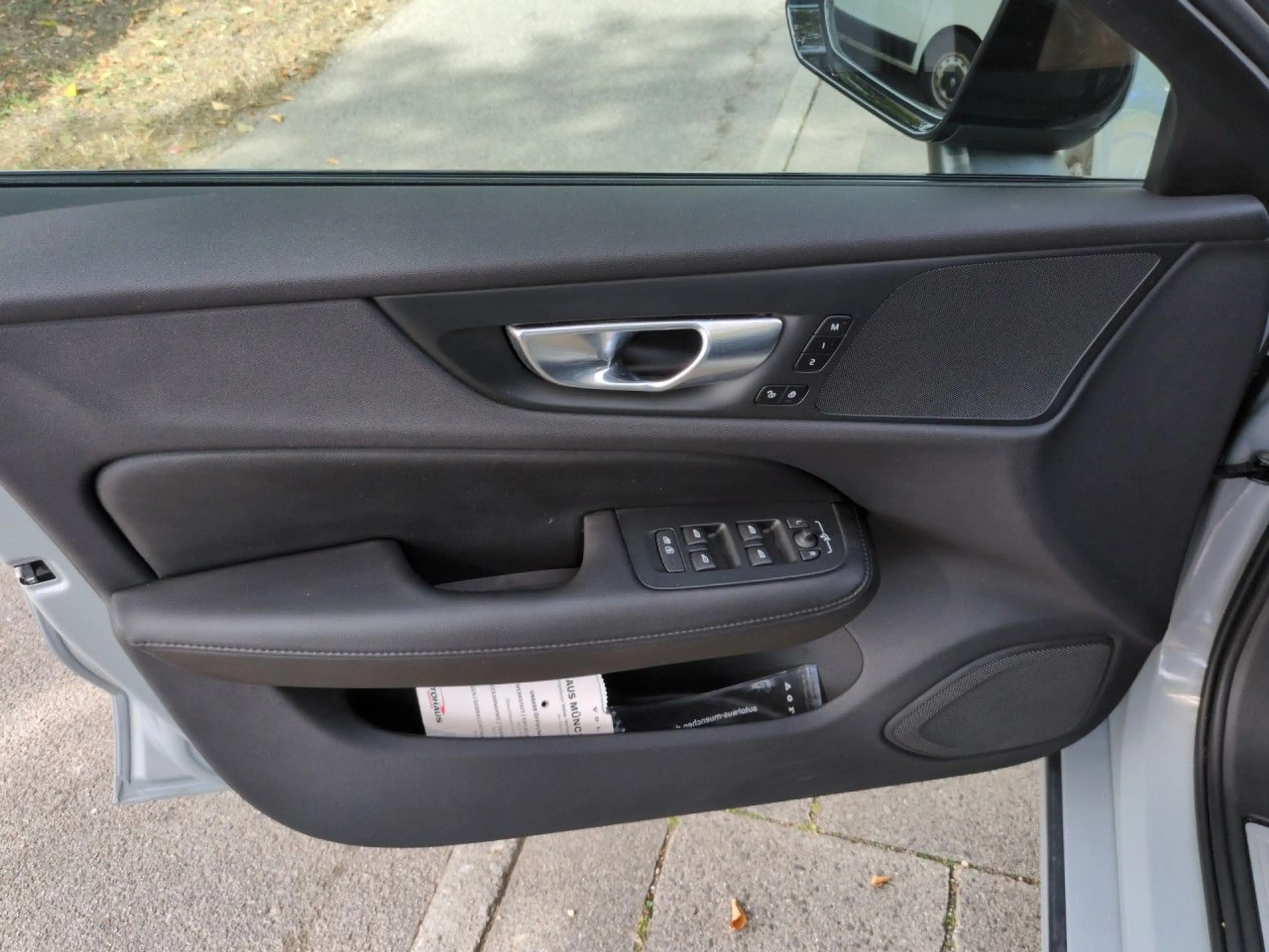 Volvo V60 Plus Dark Recharge Plug-In Hybrid AWD Navi LED — photo 10