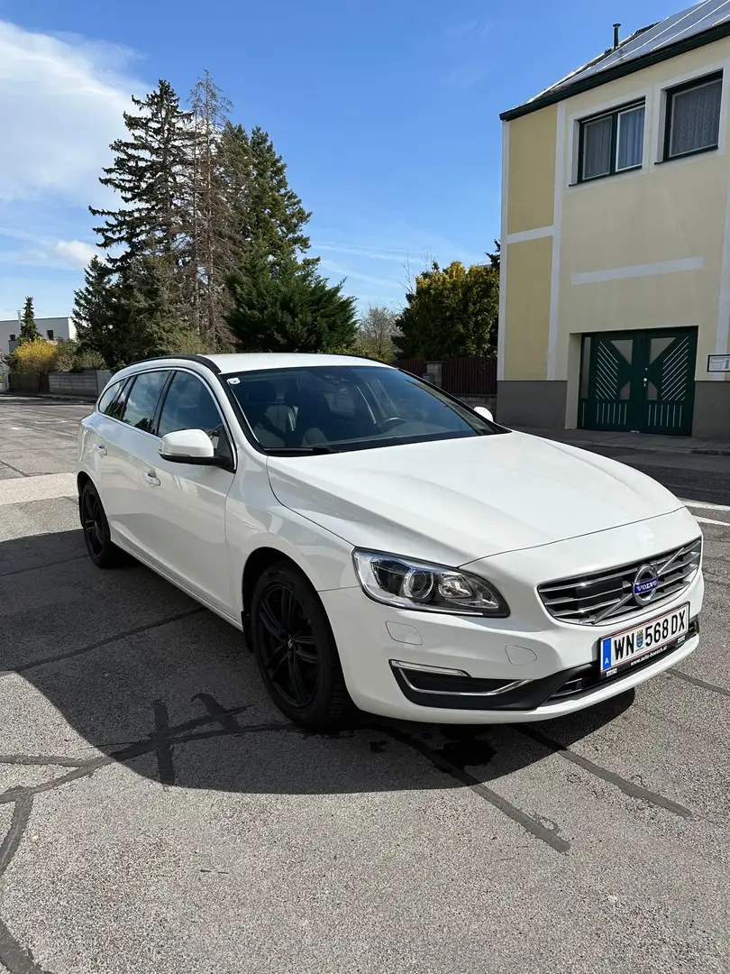 Volvo V60 D3 Weiß - 1