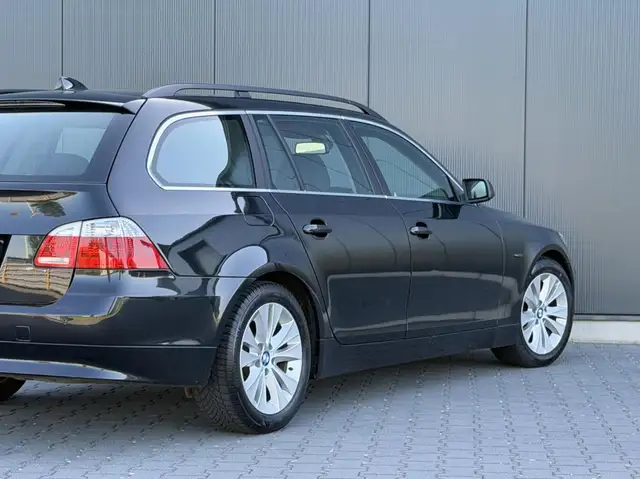 BMW 5 Series view 5