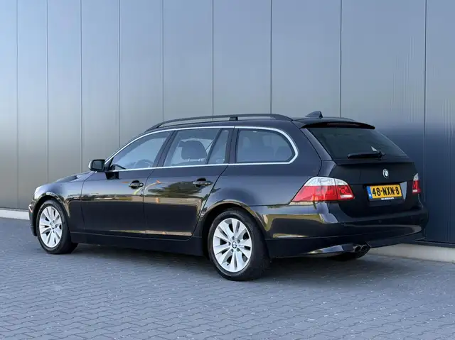 BMW 5 Series view 11