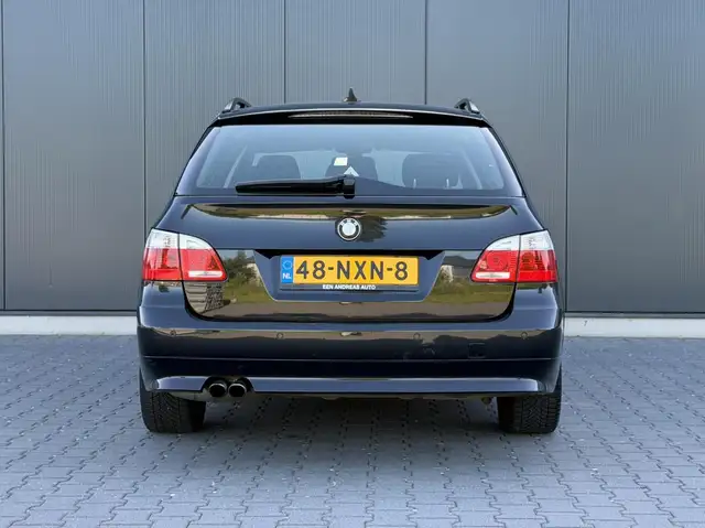 BMW 5 Series view 8