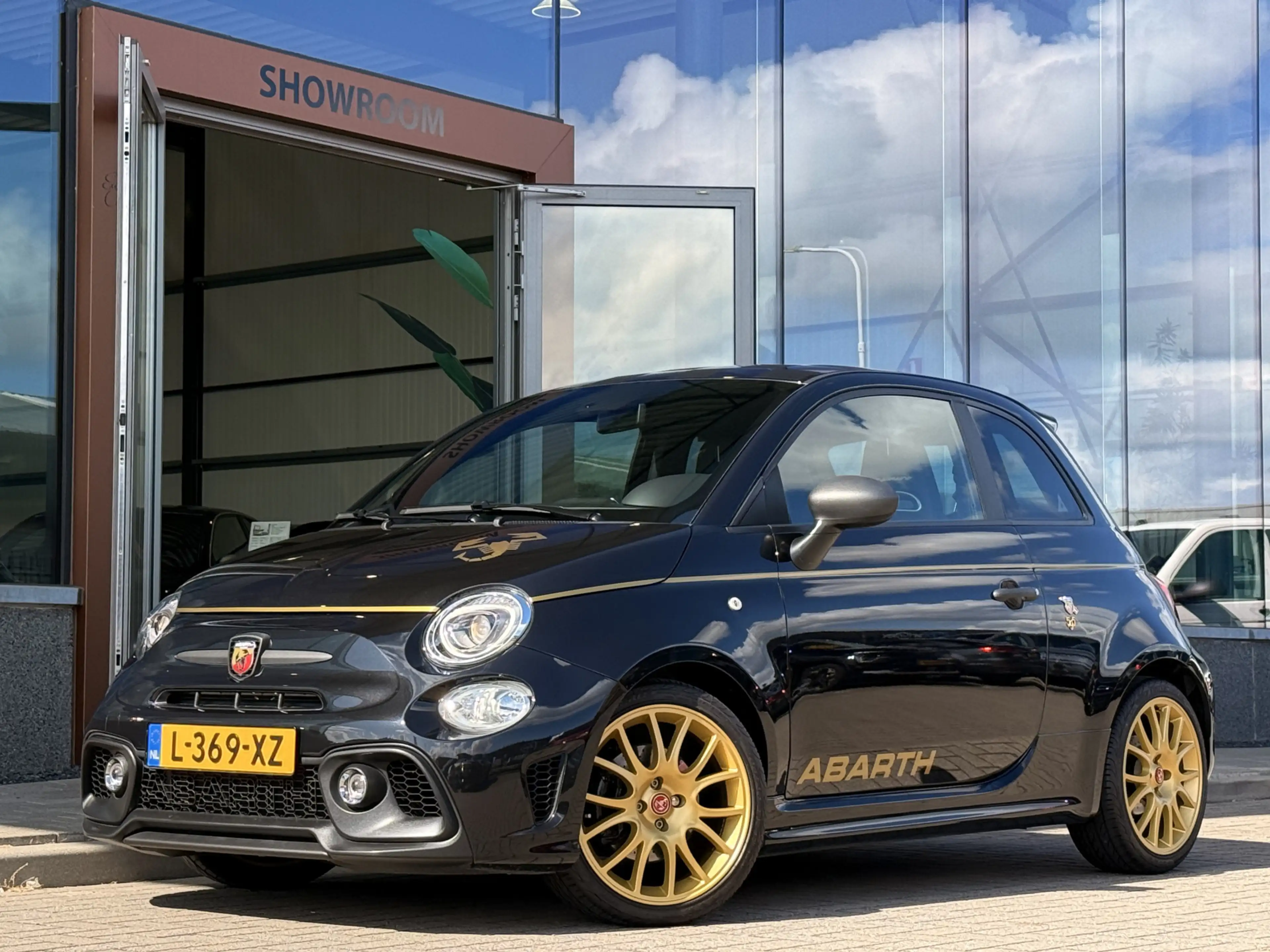 Fiat 500 Abarth 1.4 T-Jet 595 Scorpioneoro 1 of 2000 | 1e eigenaar
