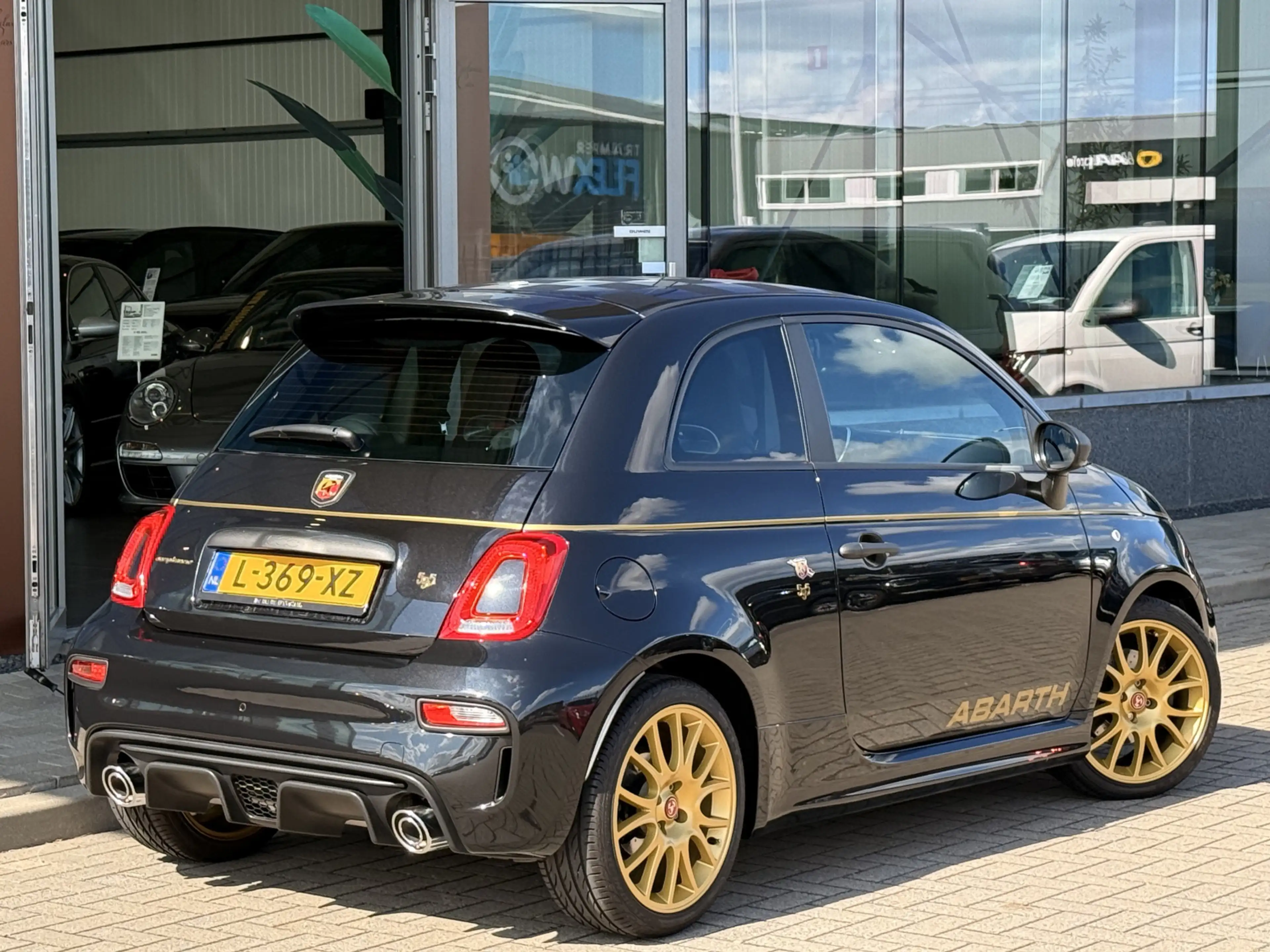 Fiat 500 Abarth 1.4 T-Jet 595 Scorpioneoro 1 of 2000 | 1e eigenaar — photo 14