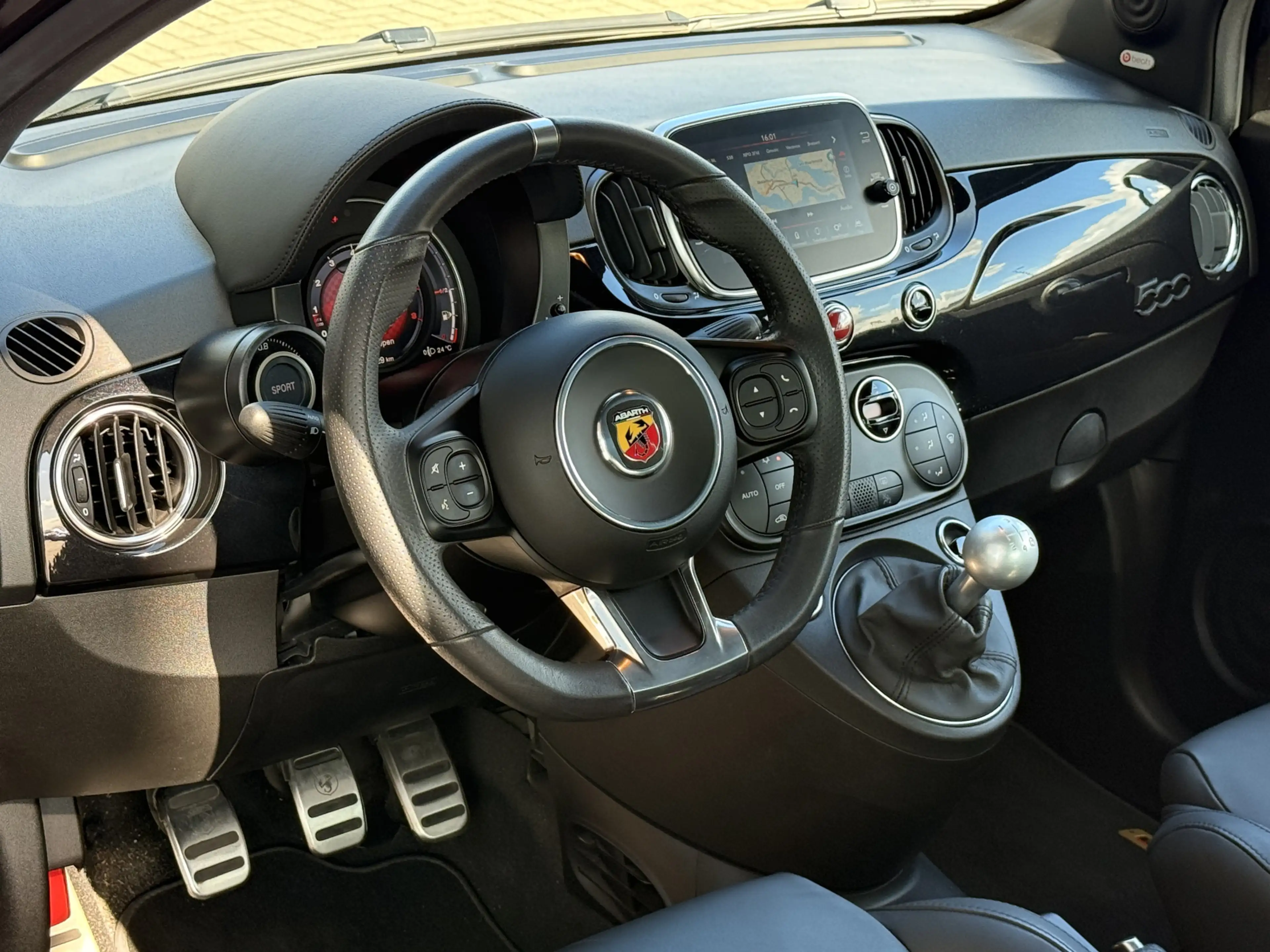 Fiat 500 Abarth 1.4 T-Jet 595 Scorpioneoro 1 of 2000 | 1e eigenaar — photo 22