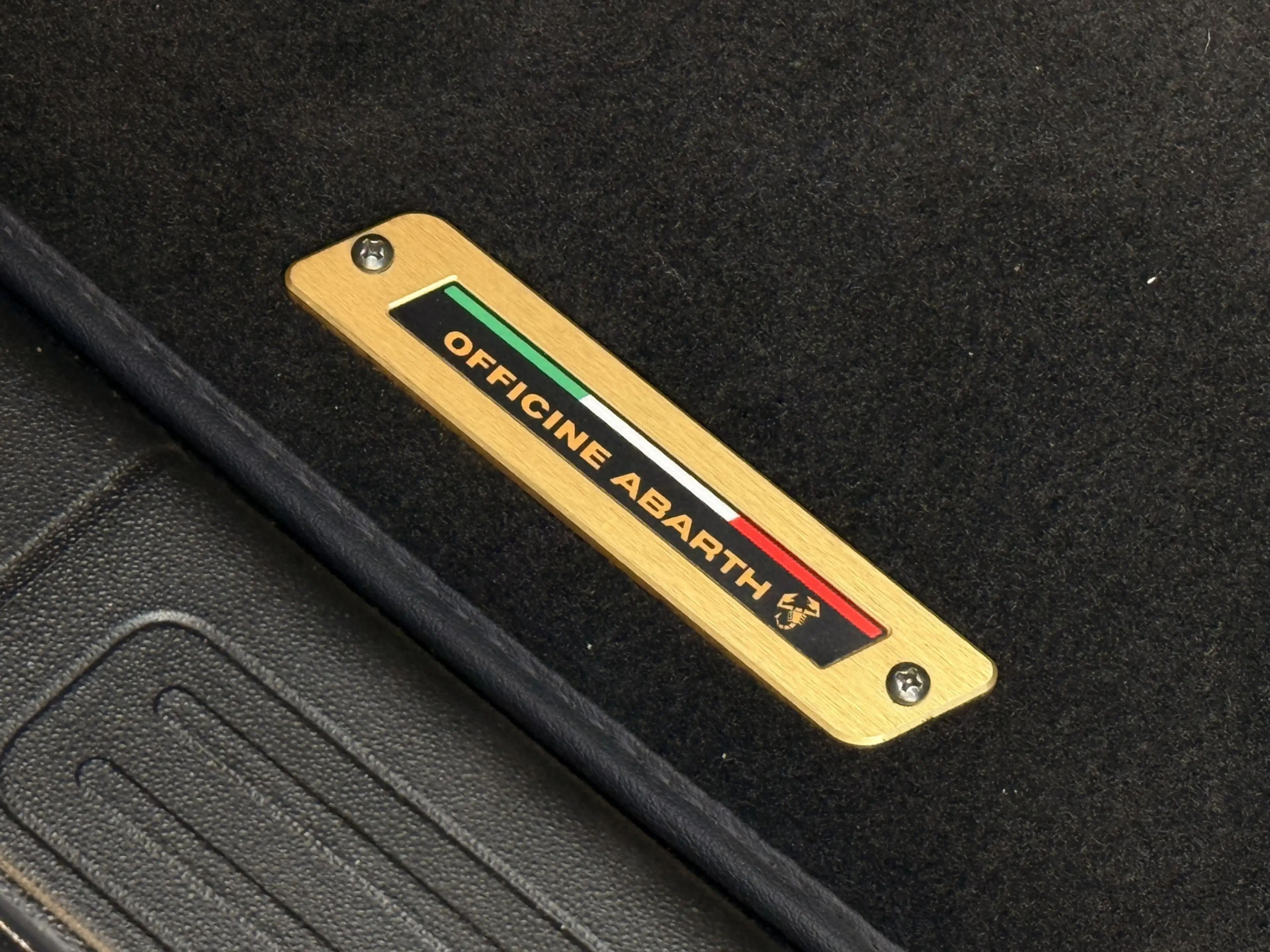Fiat 500 Abarth 1.4 T-Jet 595 Scorpioneoro 1 of 2000 | 1e eigenaar — photo 12