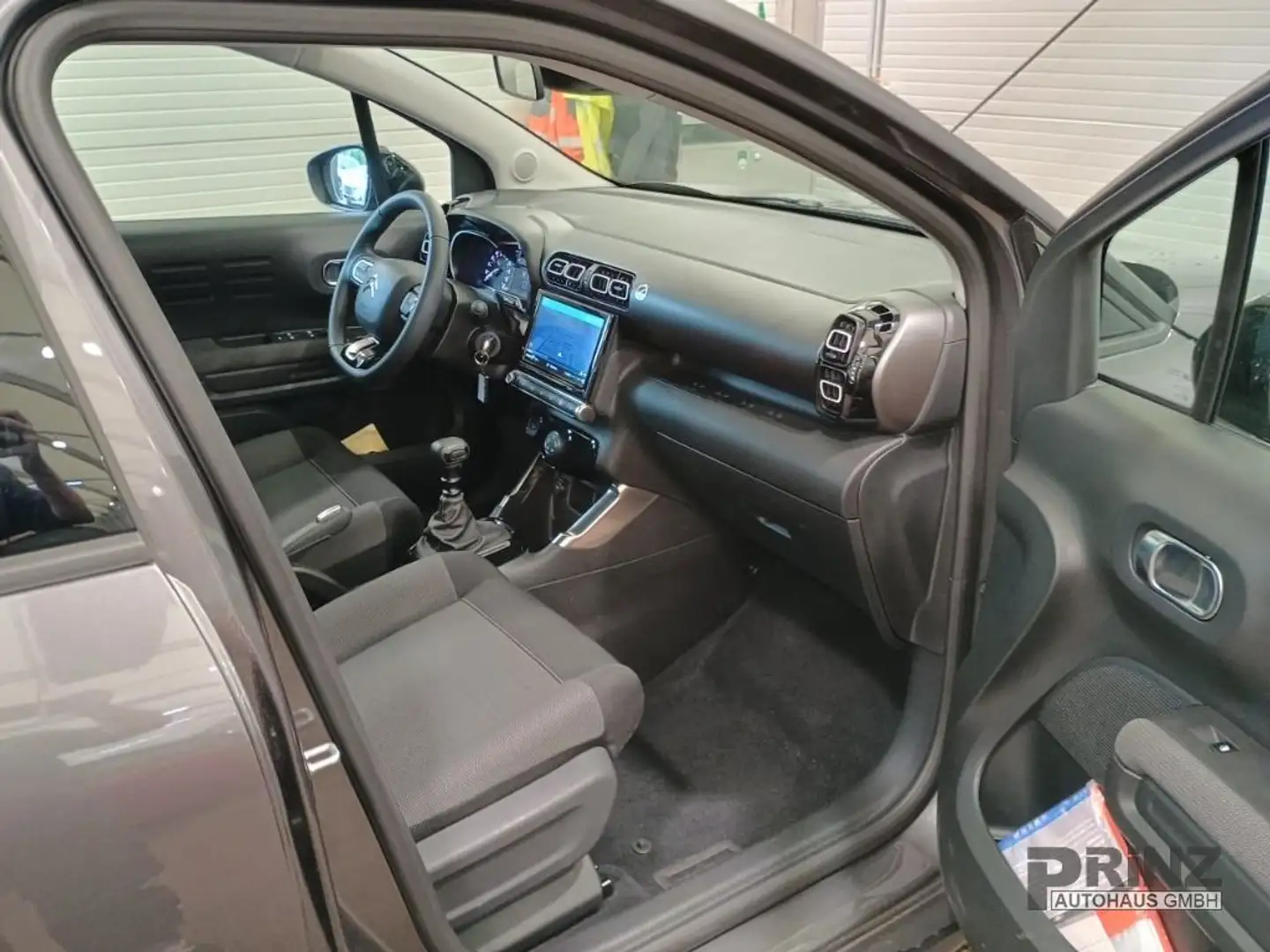 Citroen C3 Aircross Plus 1.2 PureTech 110 PS*1.Hand*Navi Grau - 2