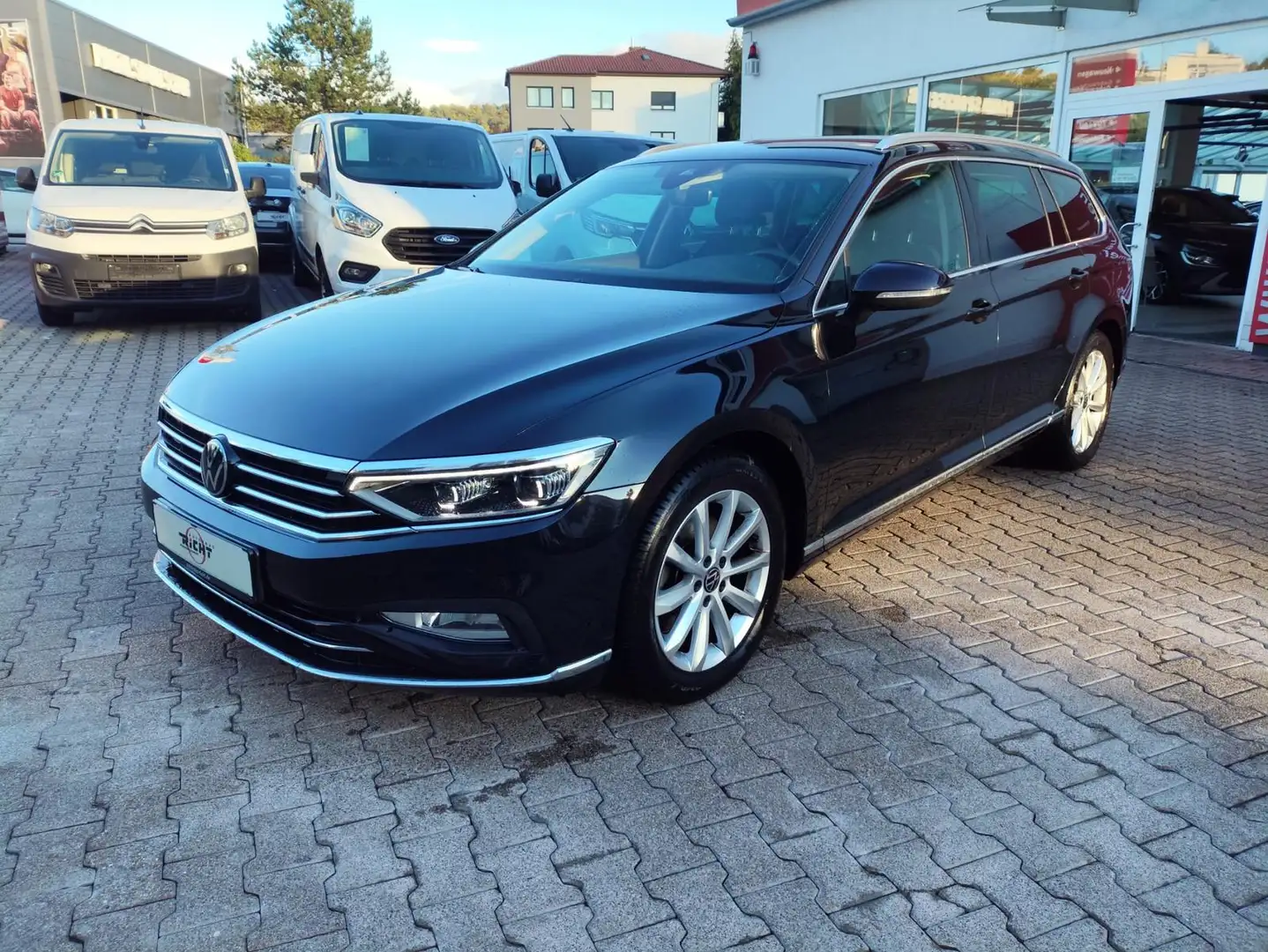 Volkswagen Passat Variant 2.0 TDI Elegance AHK Navi Kamera Nero - 2