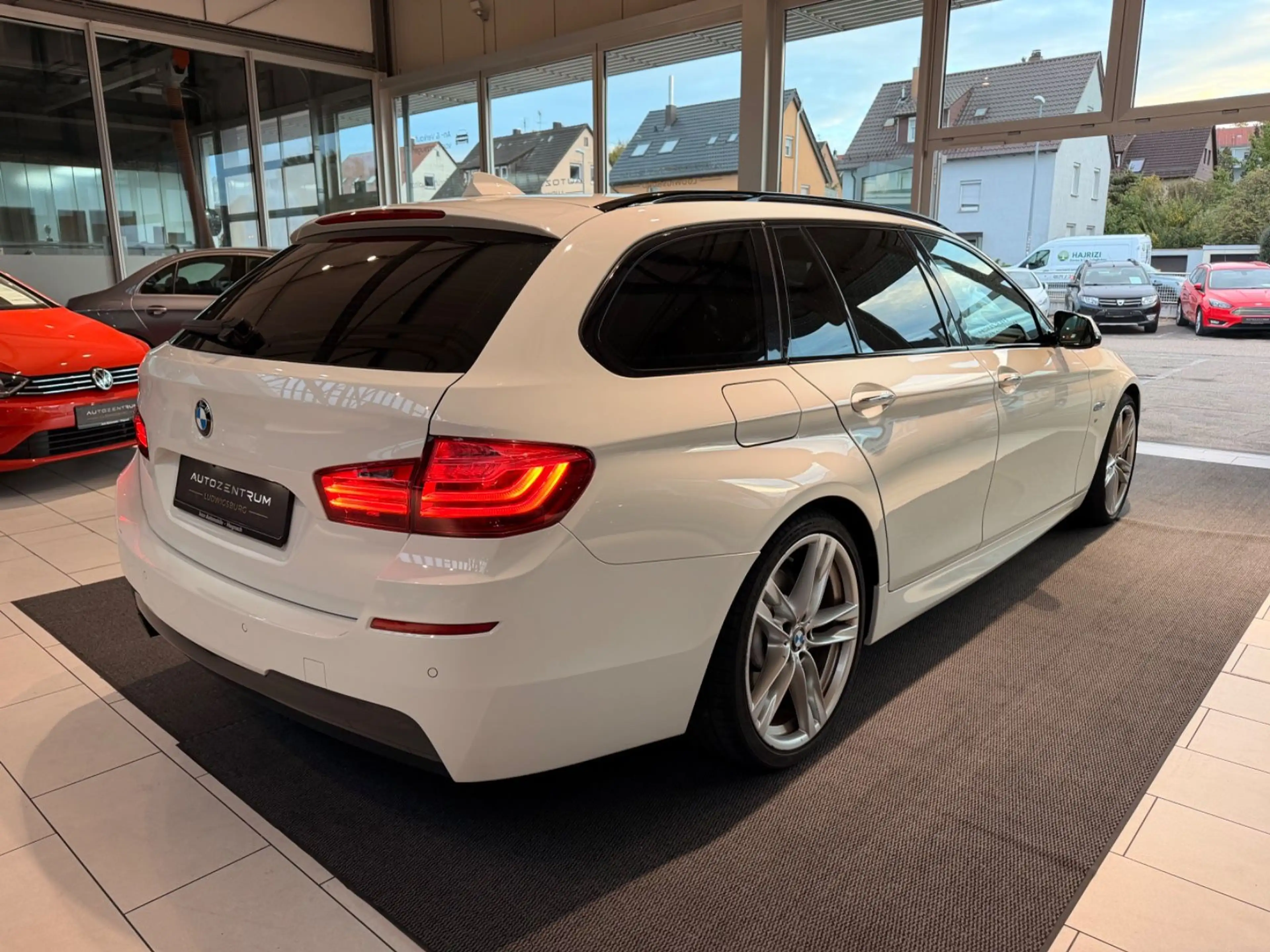 BMW 520 Touring 520 d*M-Paket*Pano* — photo 7