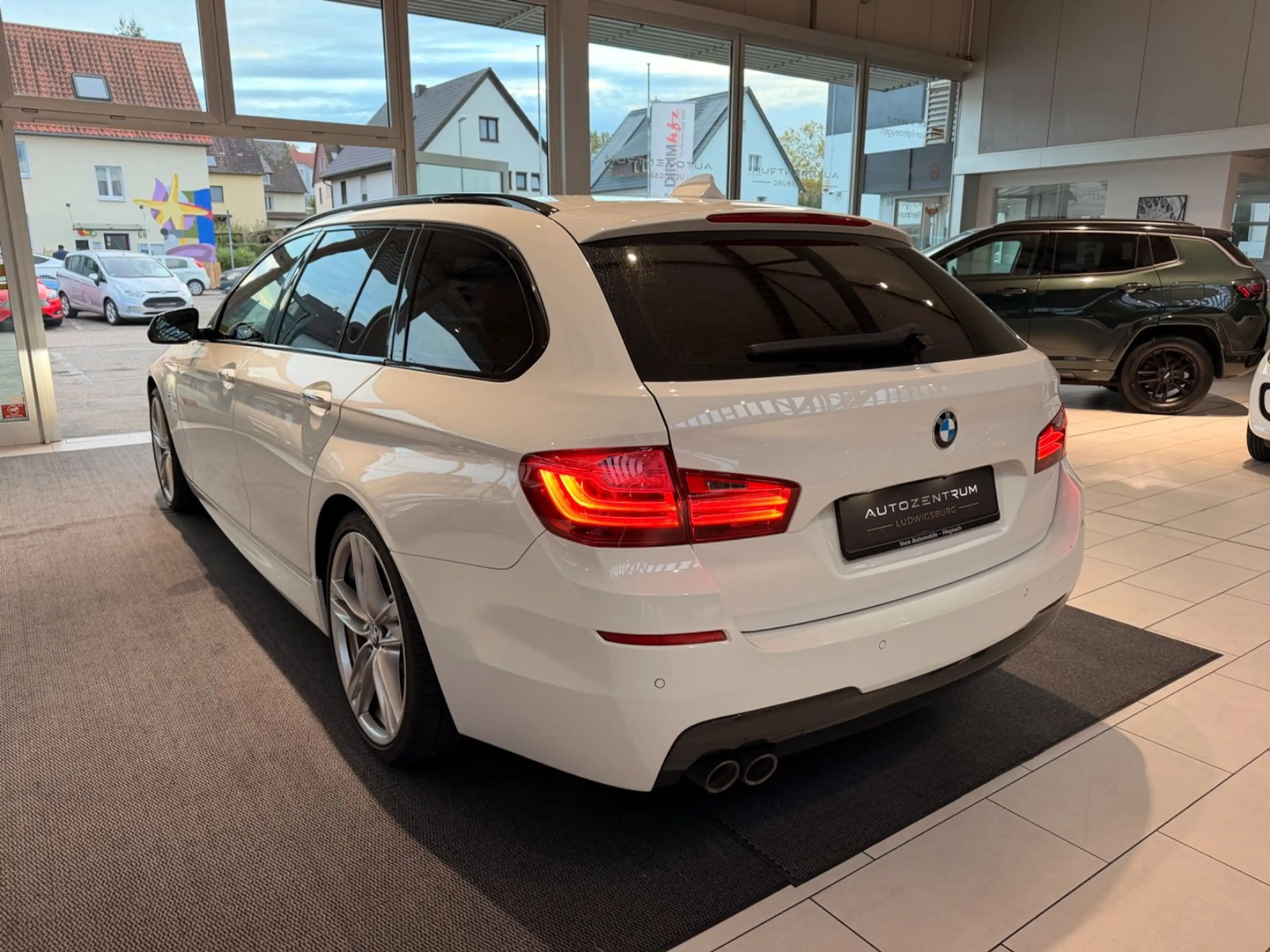 BMW 520 Touring 520 d*M-Paket*Pano* — photo 5
