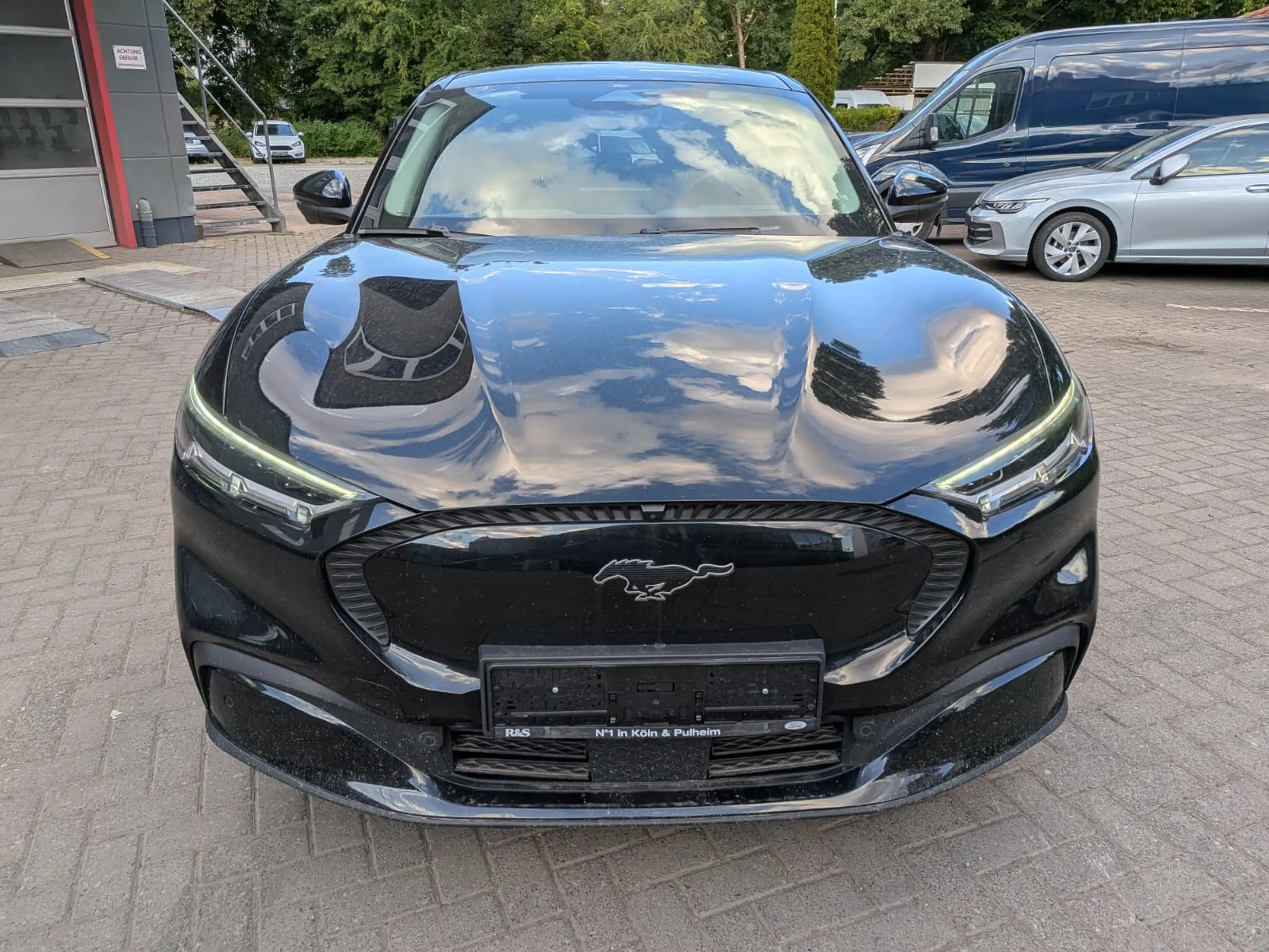 Ford Mustang Mach-E LED+NAVI+SHZ+KAM+B&O+LEDER+AMBI+ — photo 2