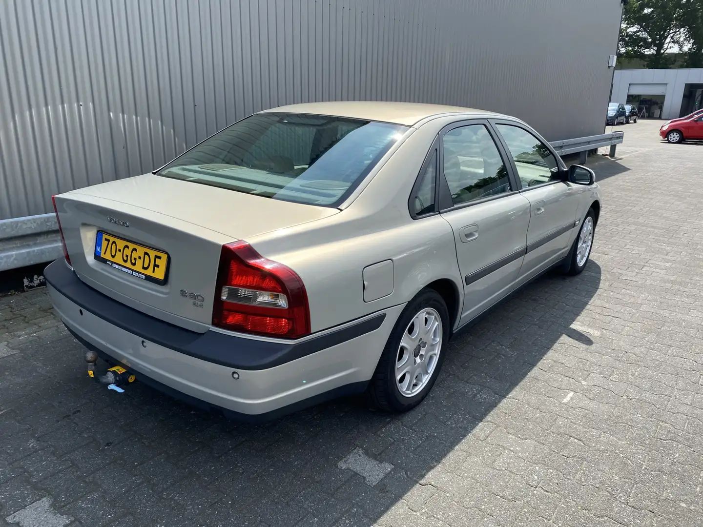 Volvo S80 2.4 Comfort Inruilkoopje! AUTOMAAT, Leer, CC, PDC, Beige - 2
