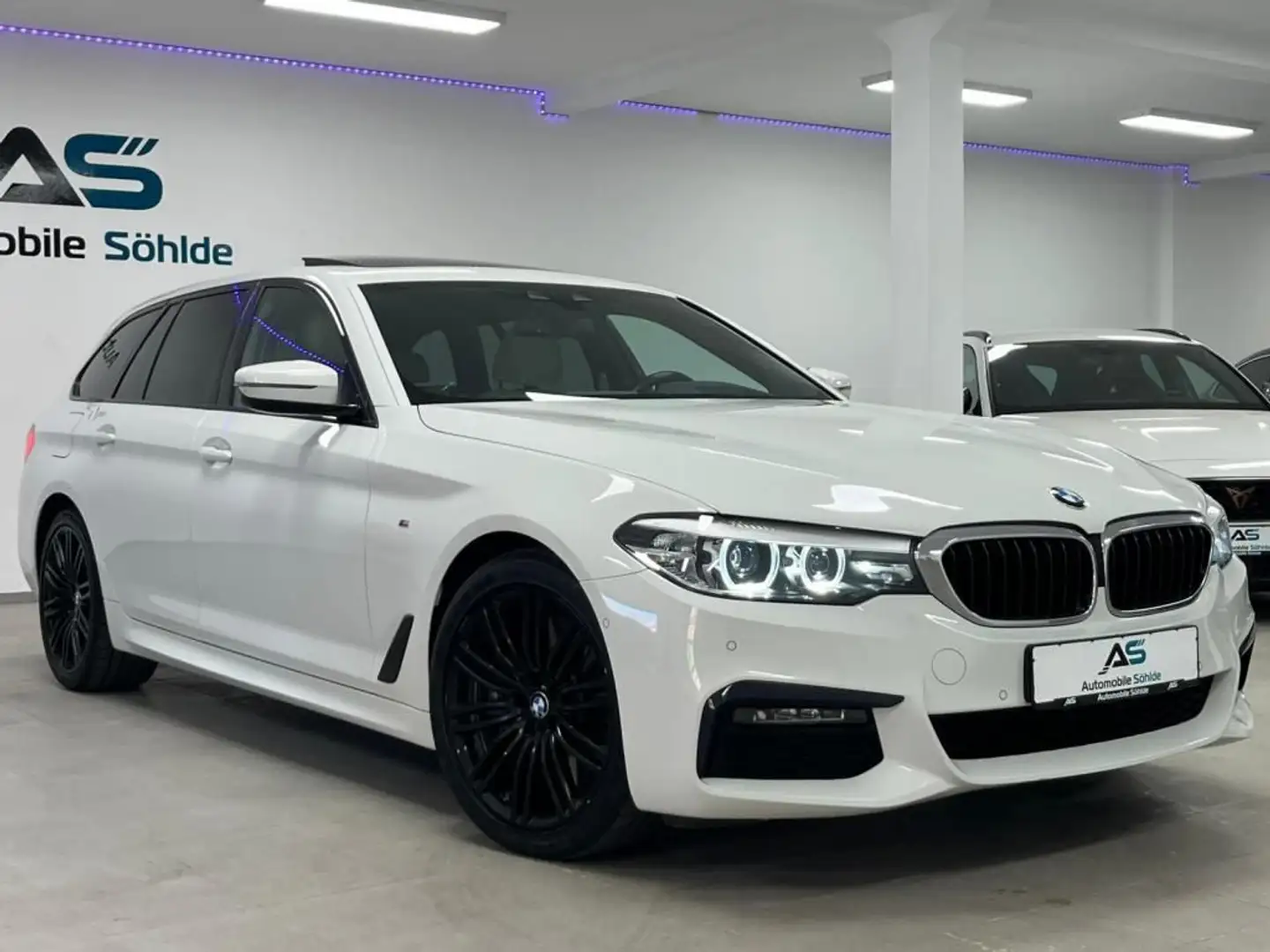 BMW 540 d M-Sport xDrive Navi/Leder/Pano/AHK/HUD Weiß - 1