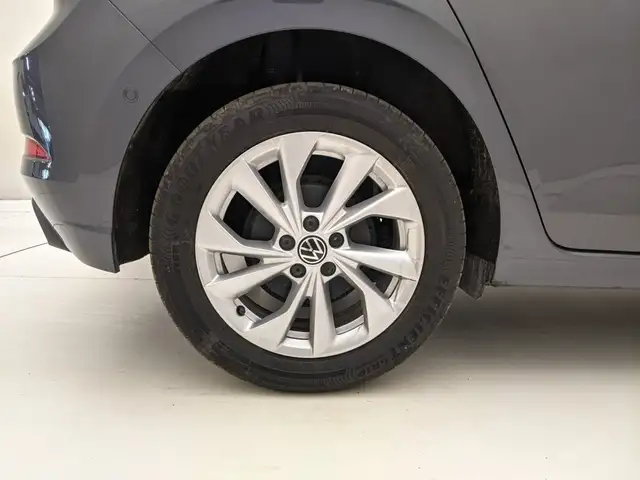 Volkswagen Polo view 9