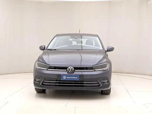 Volkswagen Polo view 2