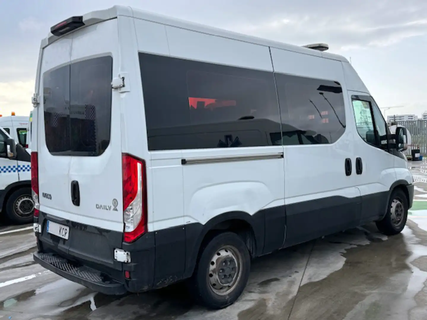 Iveco Daily Furgón 35C16 V 3520L H2 12.0 156 Blanco - 2