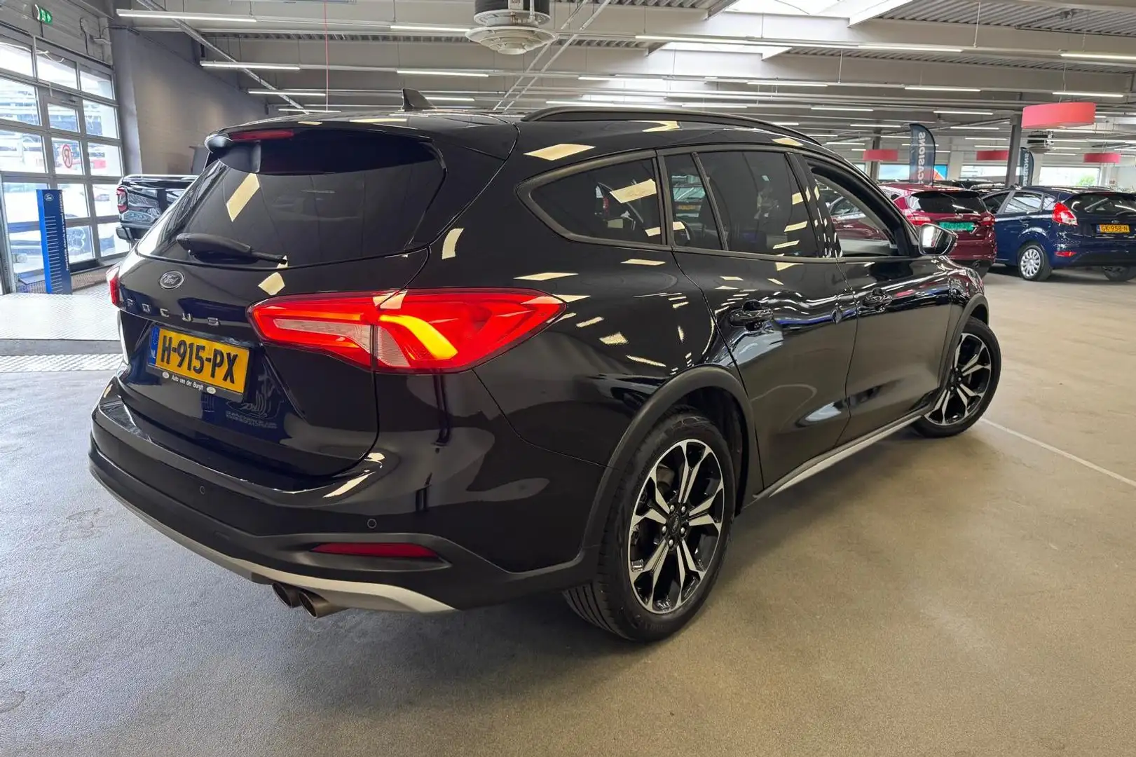 Ford Focus Wagon 1.0 EcoBoost Active Business | LED Koplampen Zwart - 2