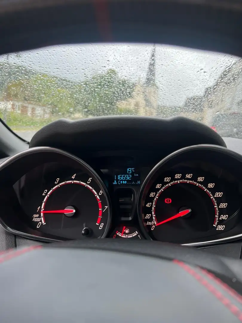 Ford Fiesta 1.6 EcoBoost mit Leder-Sport-Paket ST - 2