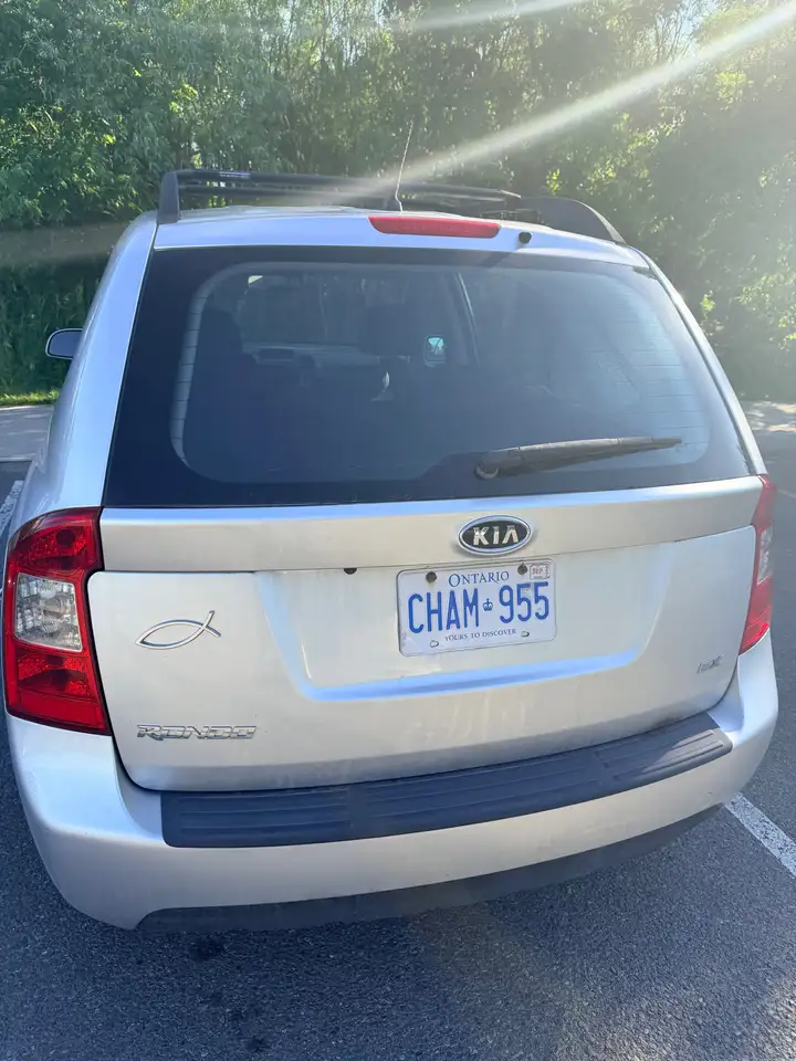 Kia Rondo photo Kia Rondo