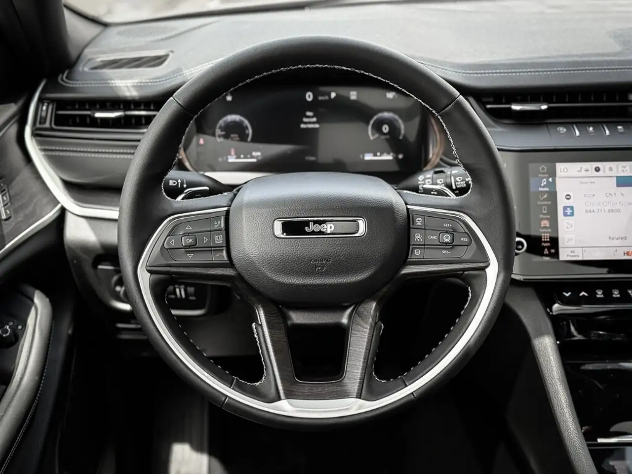 Jeep Grand Cherokee снимка Jeep Grand Cherokee